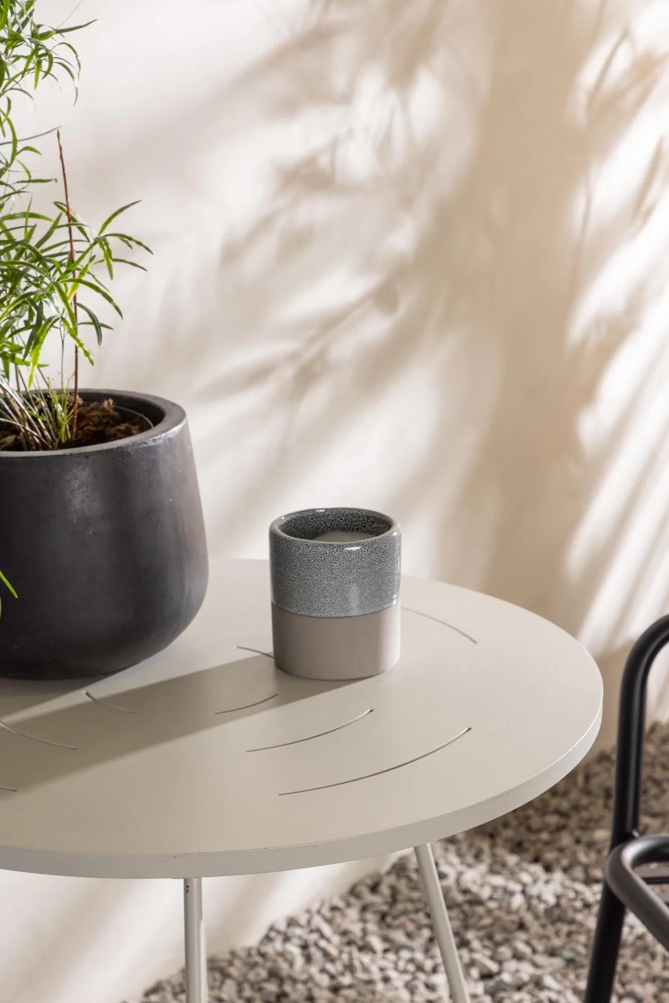 Elegantes Bacong Tischset für stilvolle Outdoor-Momente von Venture Home.