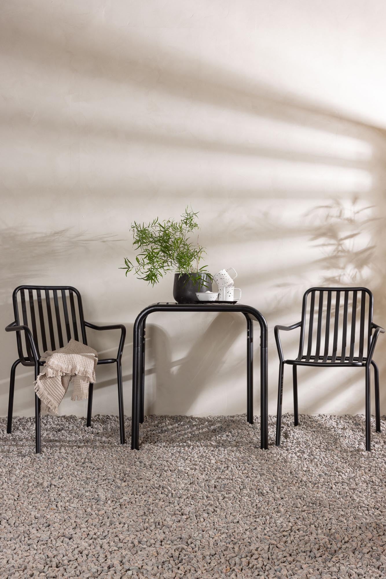 Genießen Sie mit dem Borneo Outdoor-Tischset + Peking 70cm/2St. von Venture Home stilvolle Momente im Freien. Hochwertige Materialien und modernes Design.