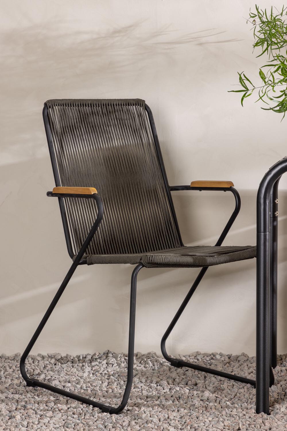 Borneo Outdoor-Tischset + Bois 70cm/2St. in Schwarz, Dunkelgrau präsentiert im Onlineshop von KAQTU Design AG. Gartentischset ist von Venture Home