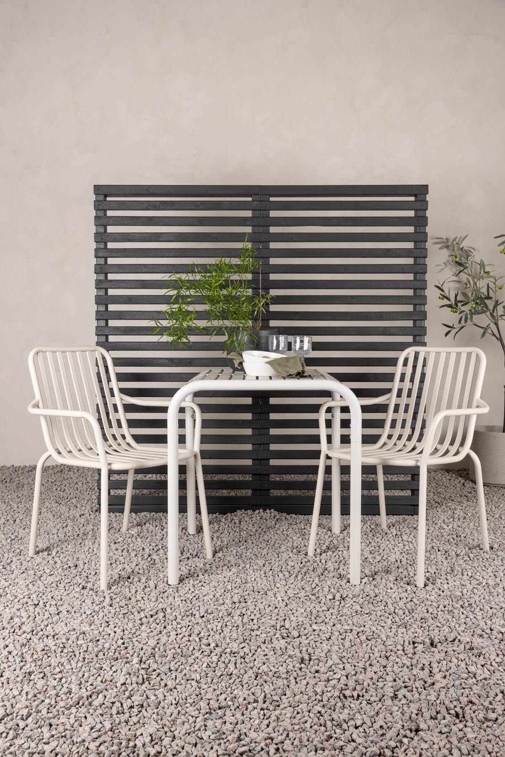 Borneo Outdoor-Tischset + Peking 70cm/2St. in Beige präsentiert im Onlineshop von KAQTU Design AG. Gartentischset ist von Venture Home