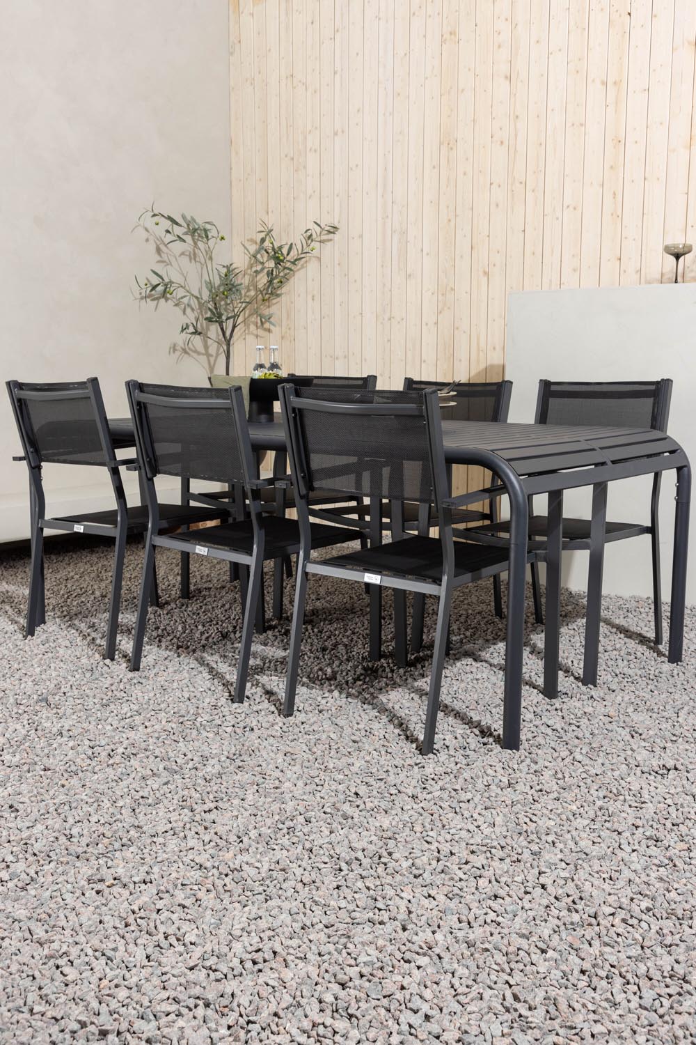 Borneo Outdoor-Tischset + Copacabana 200cm/6St. in Schwarz präsentiert im Onlineshop von KAQTU Design AG. Gartentischset ist von Venture Home