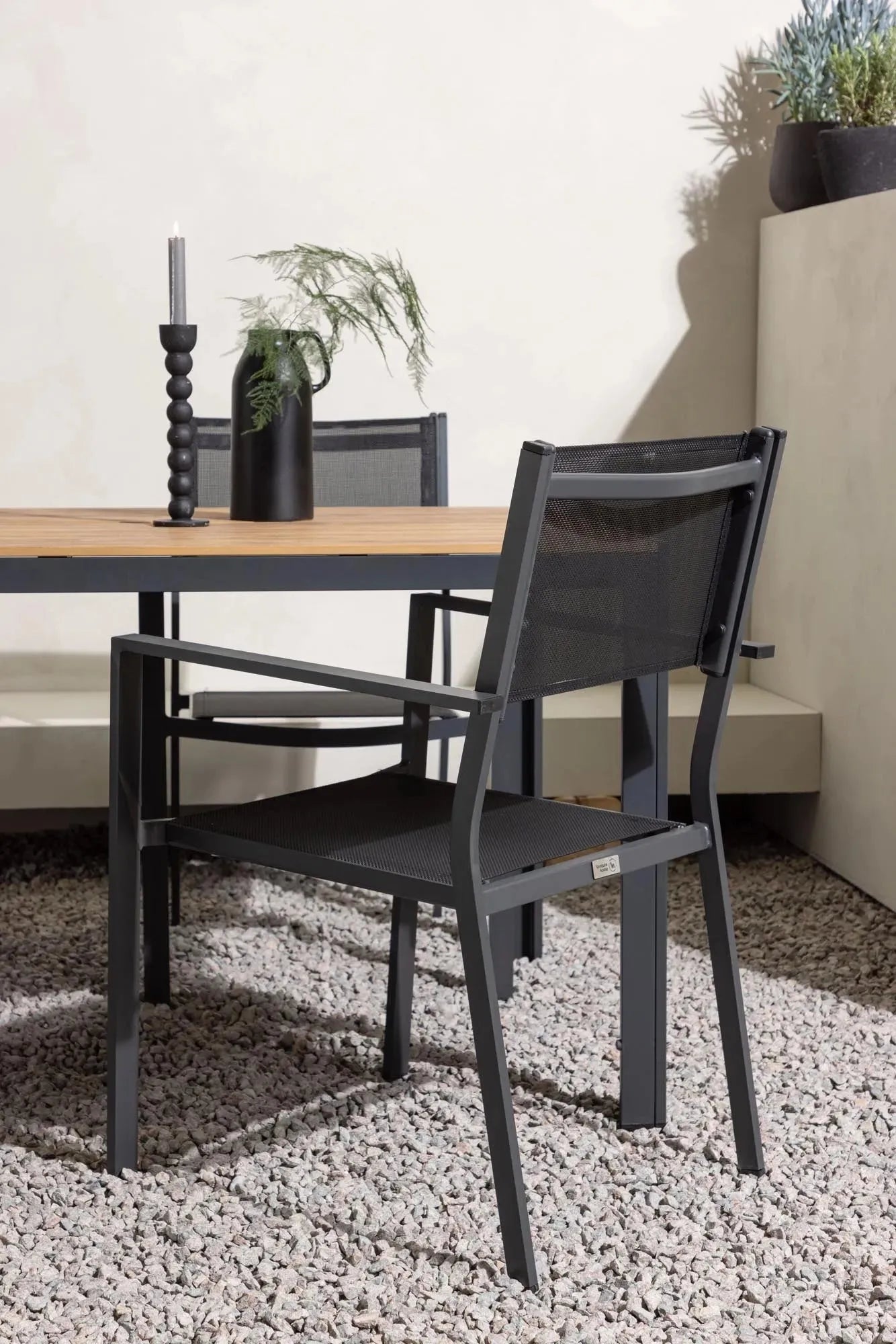 Modernes Break Set: 150cm Tisch & 4 Stühle für Outdoor-Erlebnisse.