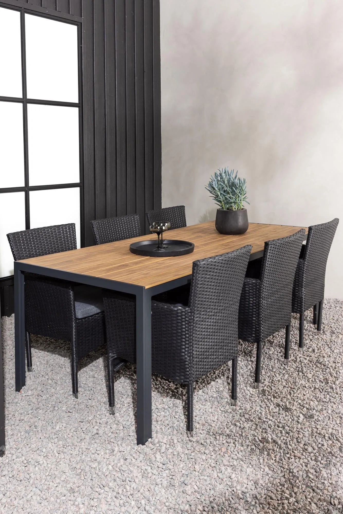 Elegantes Venture Home Tischset für stilvolle Outdoor-Dinner.