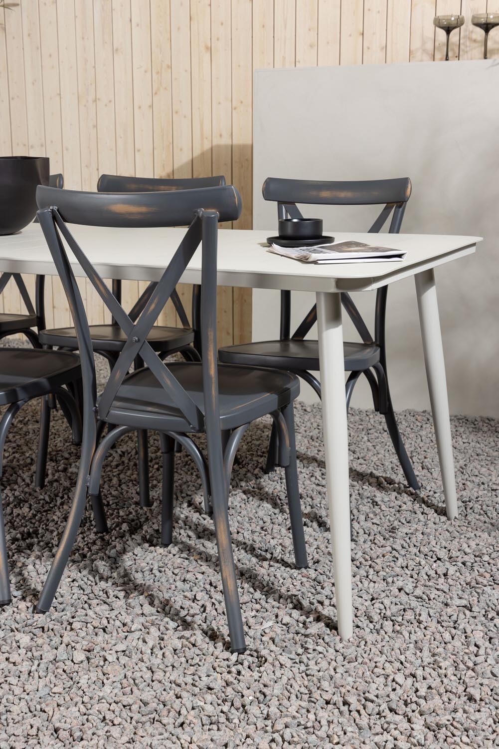 Lina Outdoor-Tischset + Peking 200cm/6St. in Dunkelgrau präsentiert im Onlineshop von KAQTU Design AG. Gartentischset ist von Venture Home