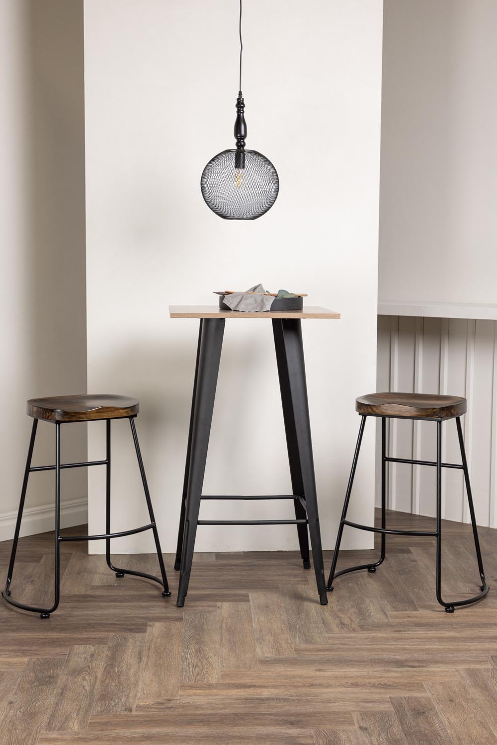 Barset Tempe + Ozark 60cm/2St. in Schwarz präsentiert im Onlineshop von KAQTU Design AG. Bartischset ist von Venture Home