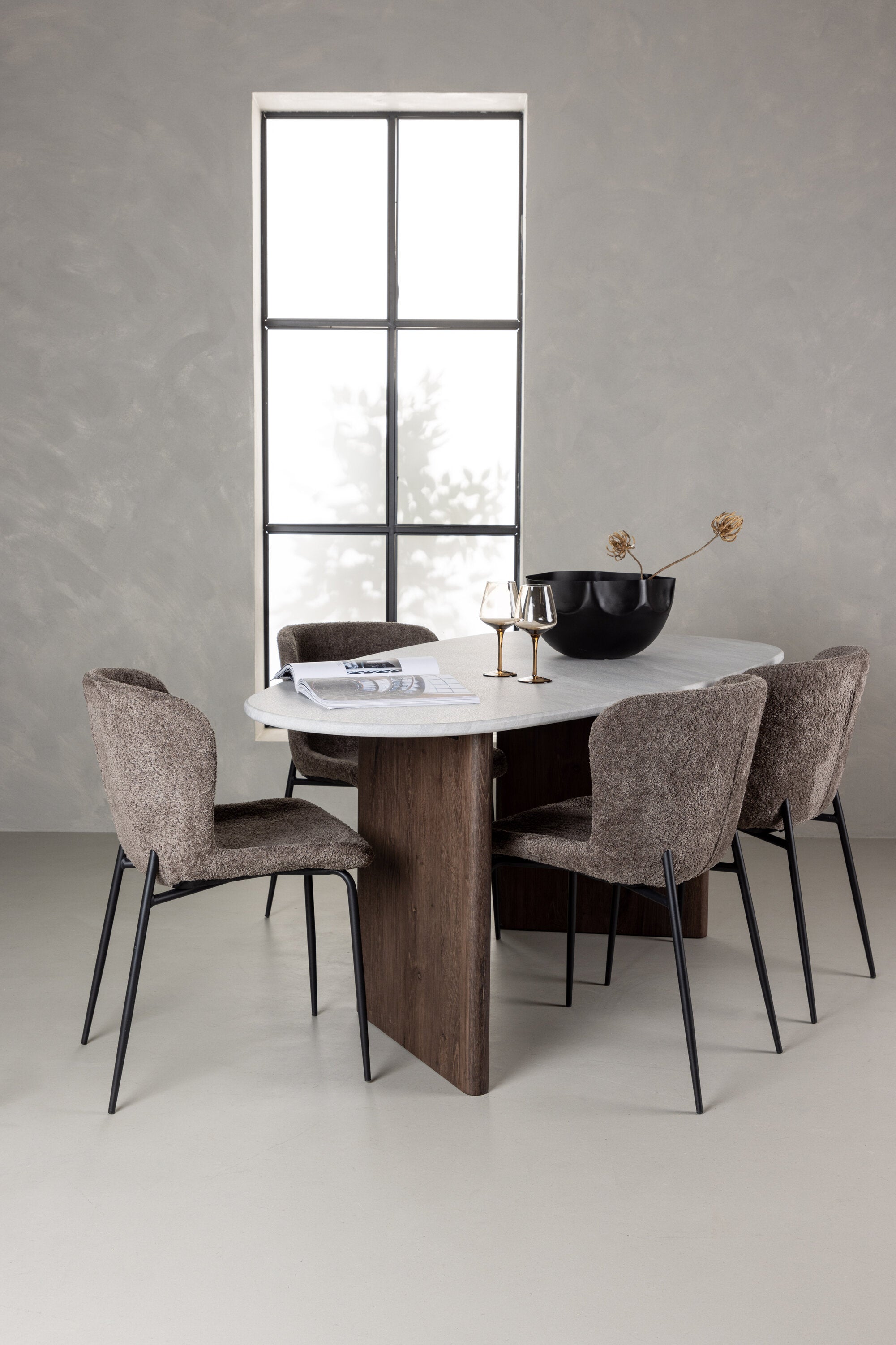 Grönvik Esszimmerset + Modesto 180cm/4St. in Schwarz, Dunkelgrau präsentiert im Onlineshop von KAQTU Design AG. Esszimmerset ist von Venture Home
