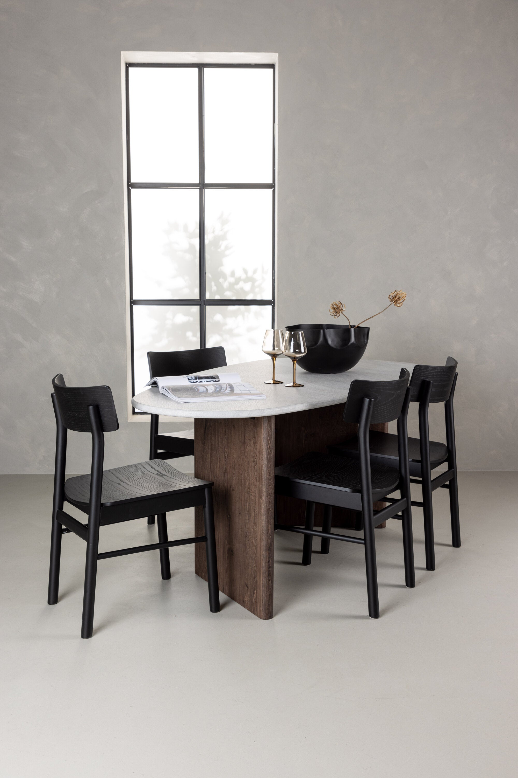 Grönvik Esszimmerset + Montros 180cm/4St. in Schwarz präsentiert im Onlineshop von KAQTU Design AG. Esszimmerset ist von Venture Home