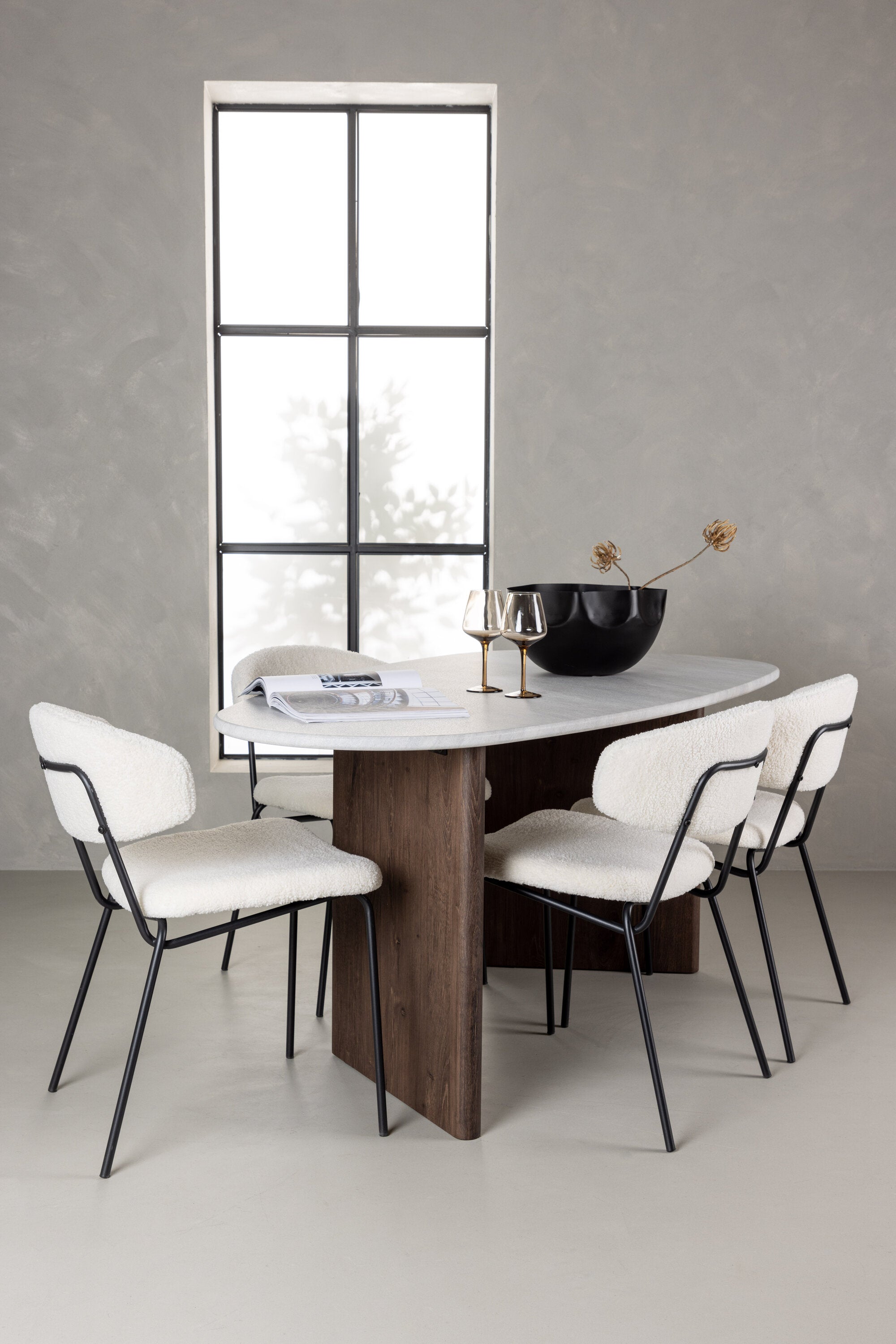 Grönvik Esszimmerset + Chico 180cm/4St. in Weiss präsentiert im Onlineshop von KAQTU Design AG. Esszimmerset ist von Venture Home