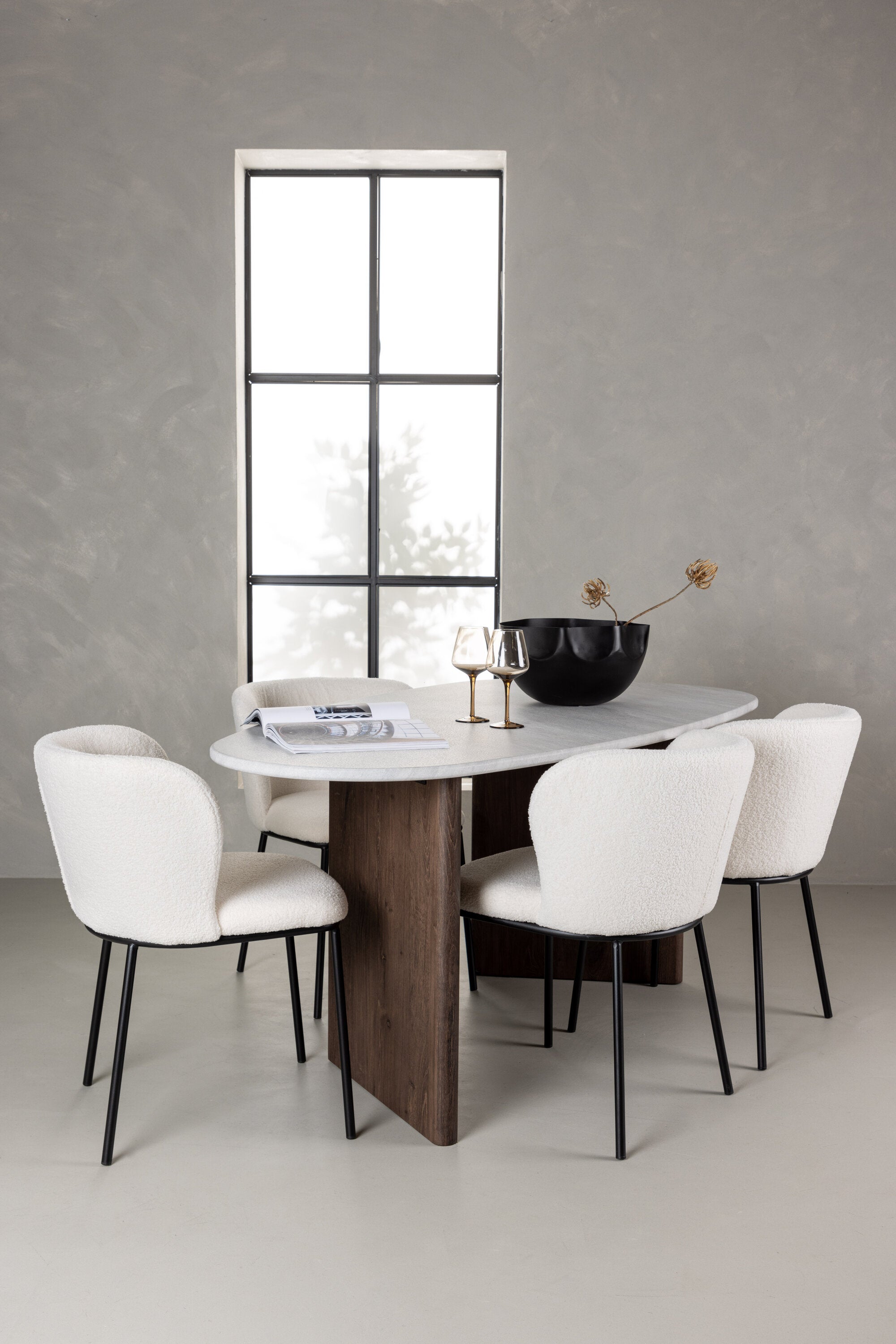 Grönvik Esszimmerset + Edina 180cm/4St. in Schwarz-Weiss präsentiert im Onlineshop von KAQTU Design AG. Esszimmerset ist von Venture Home