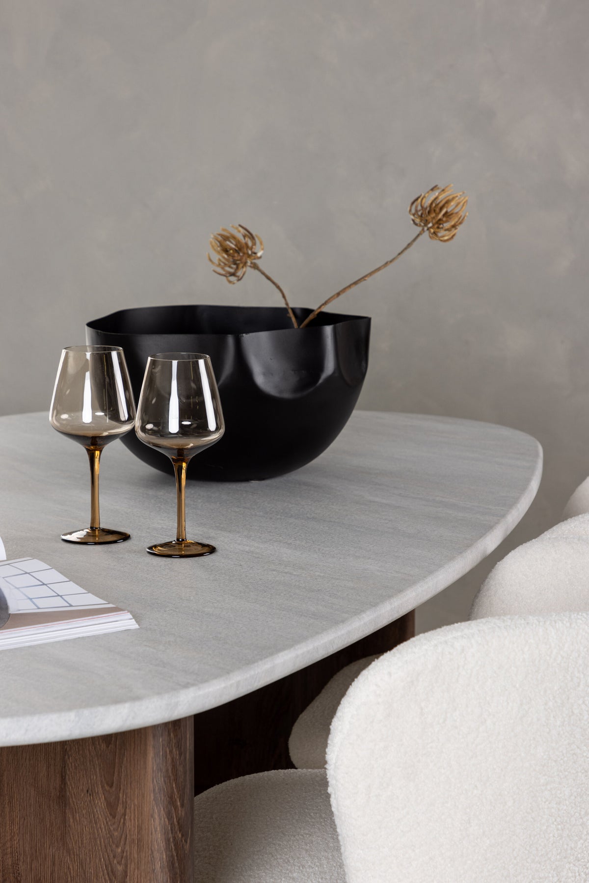 Grönvik Esszimmerset + Edina 180cm/4St. in Schwarz-Weiss präsentiert im Onlineshop von KAQTU Design AG. Esszimmerset ist von Venture Home
