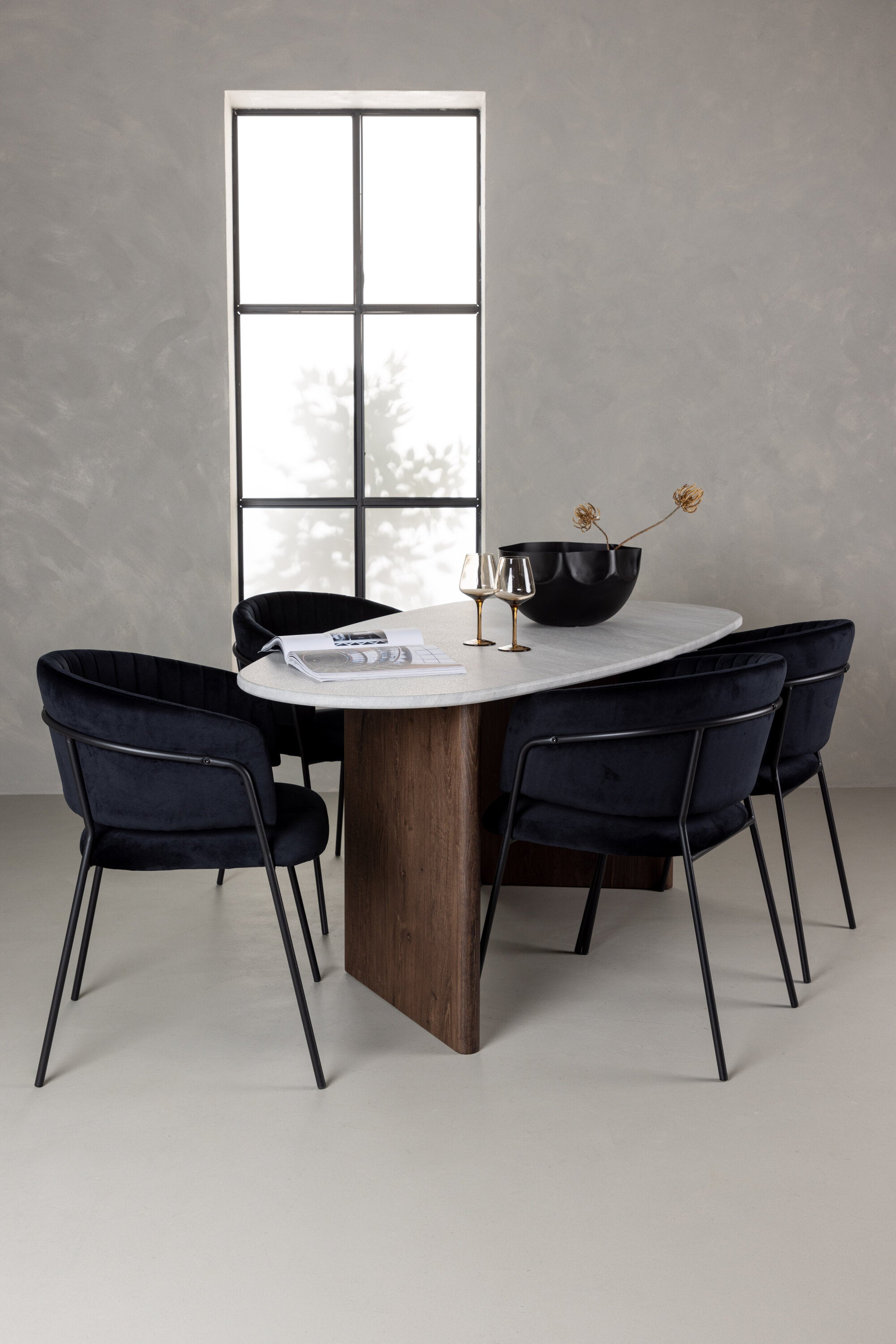 Grönvik Esszimmerset + Selma 180cm/4St. in Schwarz präsentiert im Onlineshop von KAQTU Design AG. Esszimmerset ist von Venture Home
