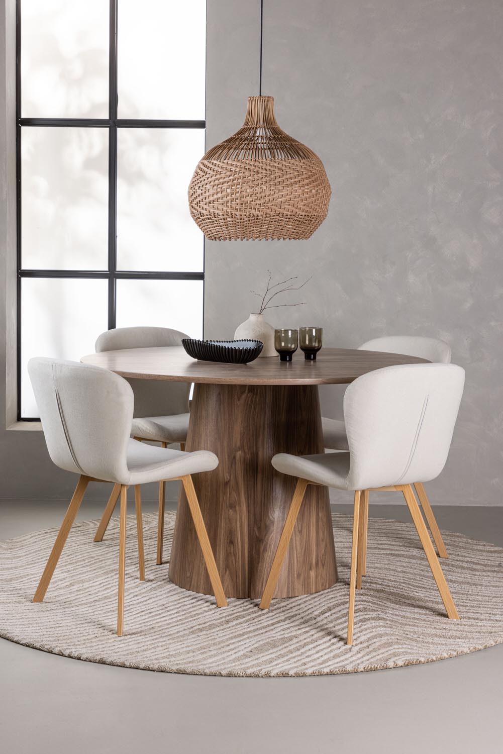 Lanzo Esszimmerset + Lilja ⌀120cm/4St. in Beige, Natur präsentiert im Onlineshop von KAQTU Design AG. Esszimmerset ist von Venture Home