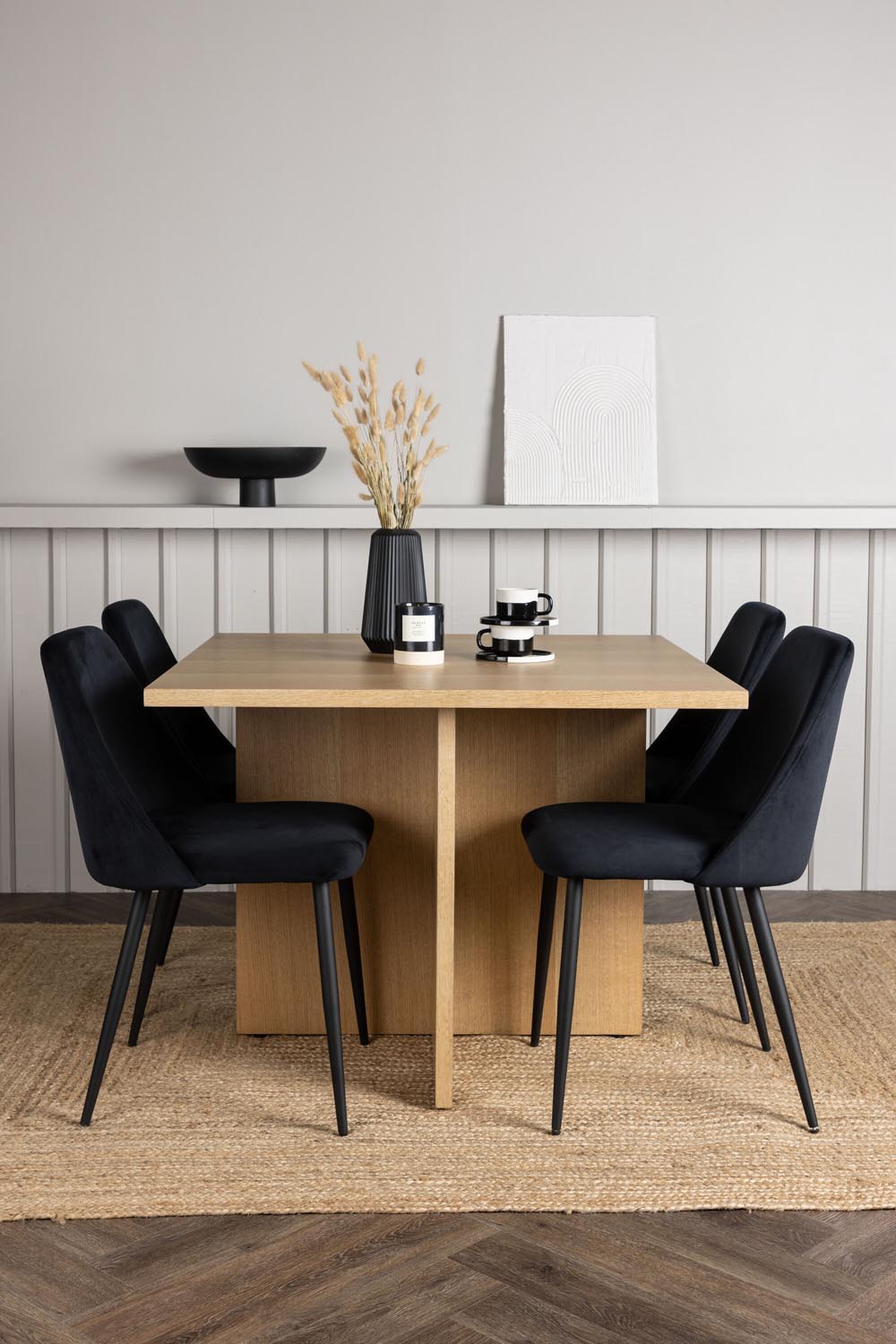 Leo Esszimmerset + Night 100cm/4St. in Schwarz präsentiert im Onlineshop von KAQTU Design AG. Esszimmerset ist von Venture Home
