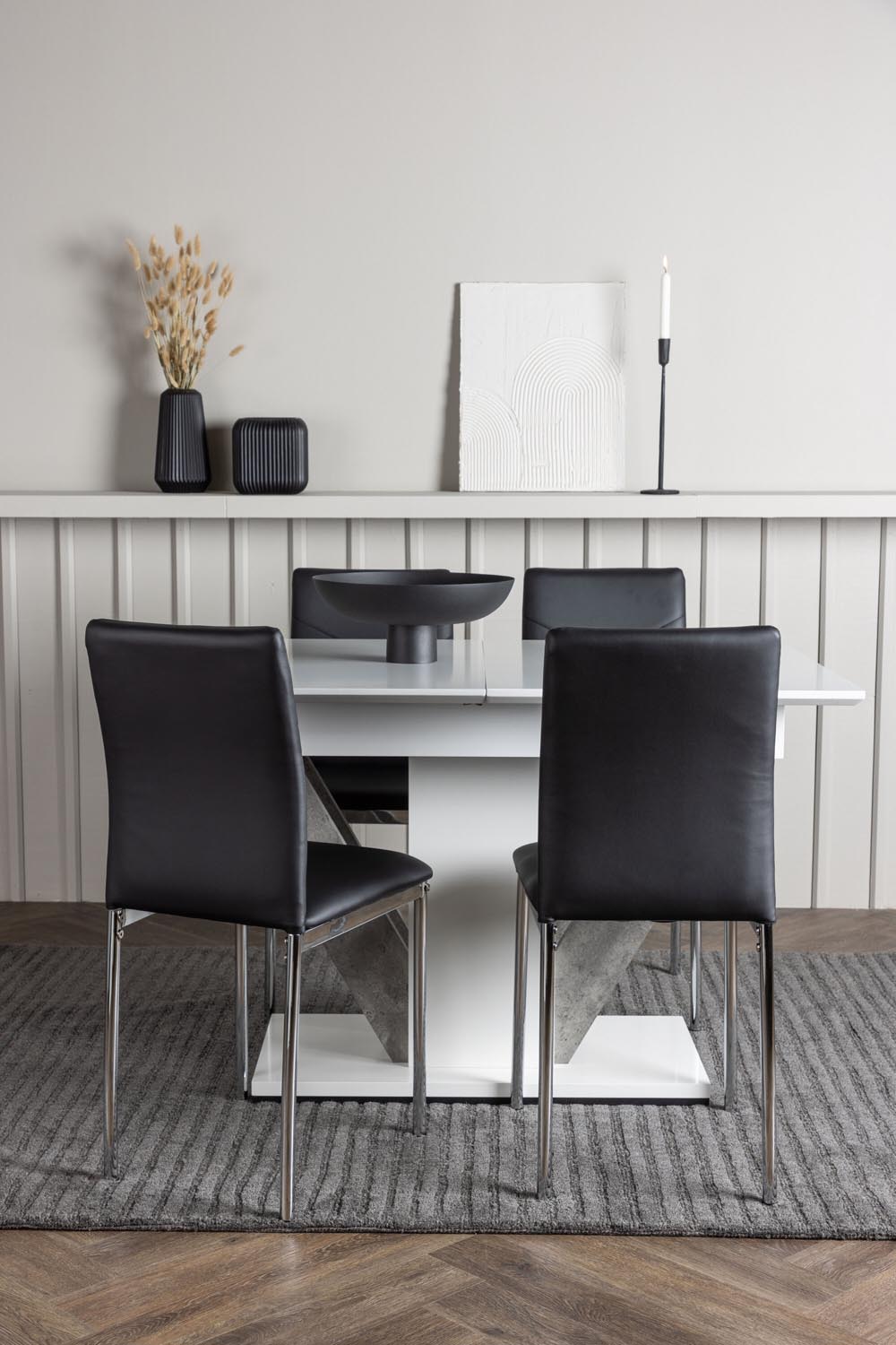 Disa Esszimmerset ausziehbar + Lily 120cm/4St. in Schwarzes Silber präsentiert im Onlineshop von KAQTU Design AG. Esszimmerset ist von Venture Home