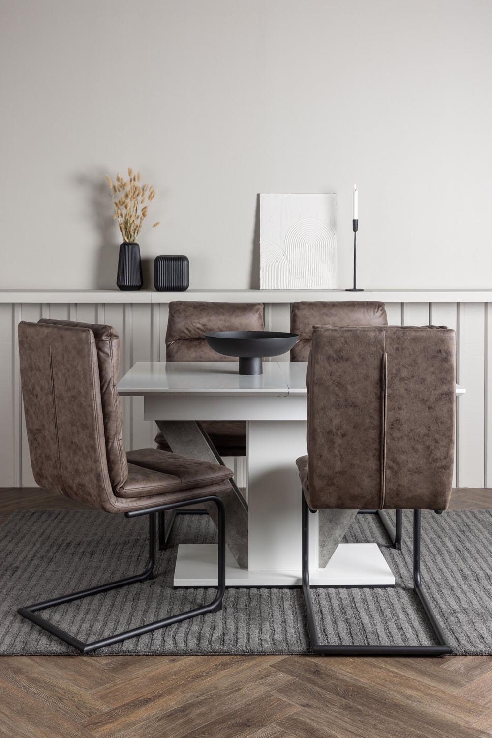 Disa Esszimmerset ausziehbar + Zizo 120cm/4St. in Schwarz Braun präsentiert im Onlineshop von KAQTU Design AG. Esszimmerset ist von Venture Home