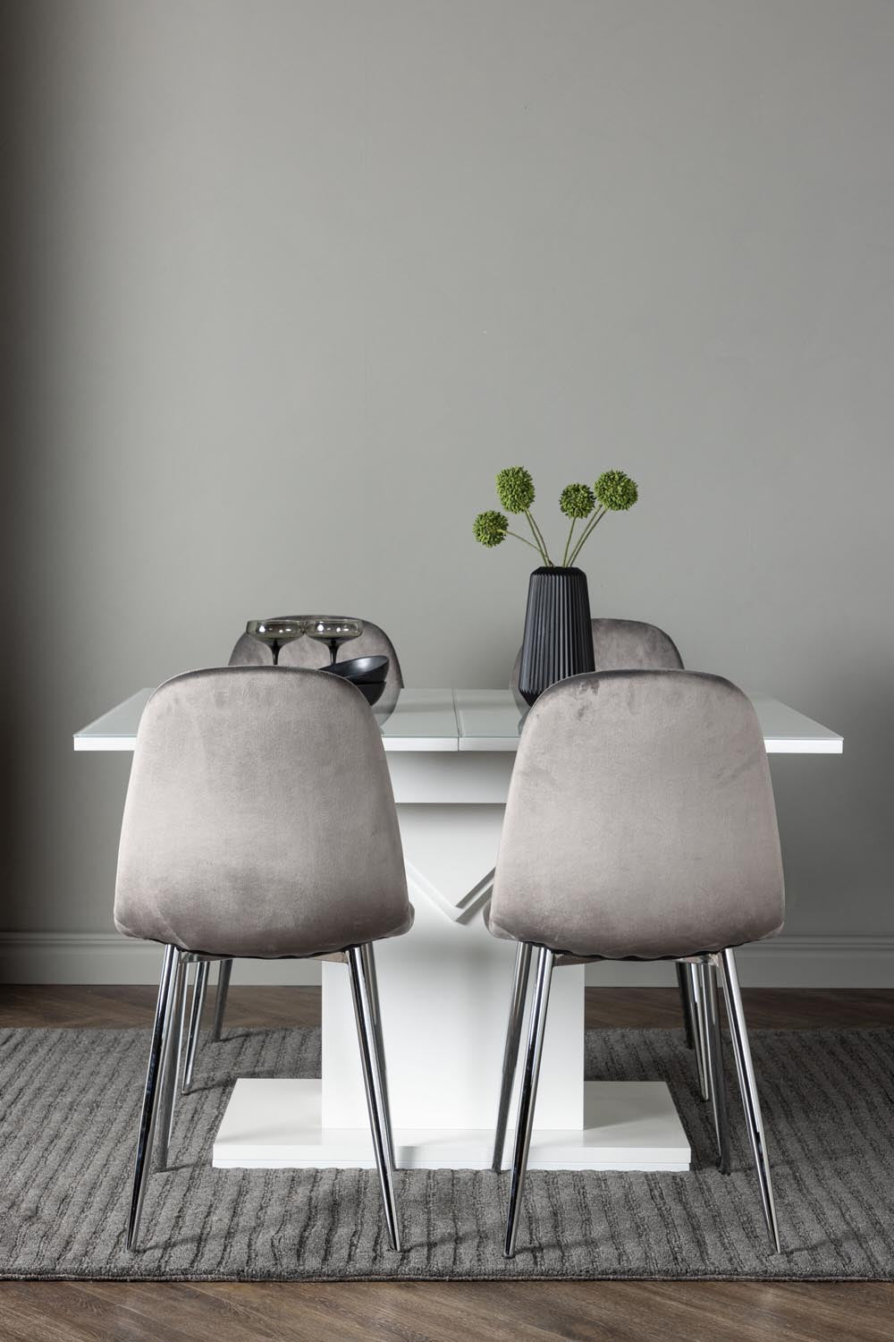 Pluto Esszimmerset ausziehbar + Eva 120cm/4St. in Hellgrau, Silber präsentiert im Onlineshop von KAQTU Design AG. Esszimmerset ist von Venture Home