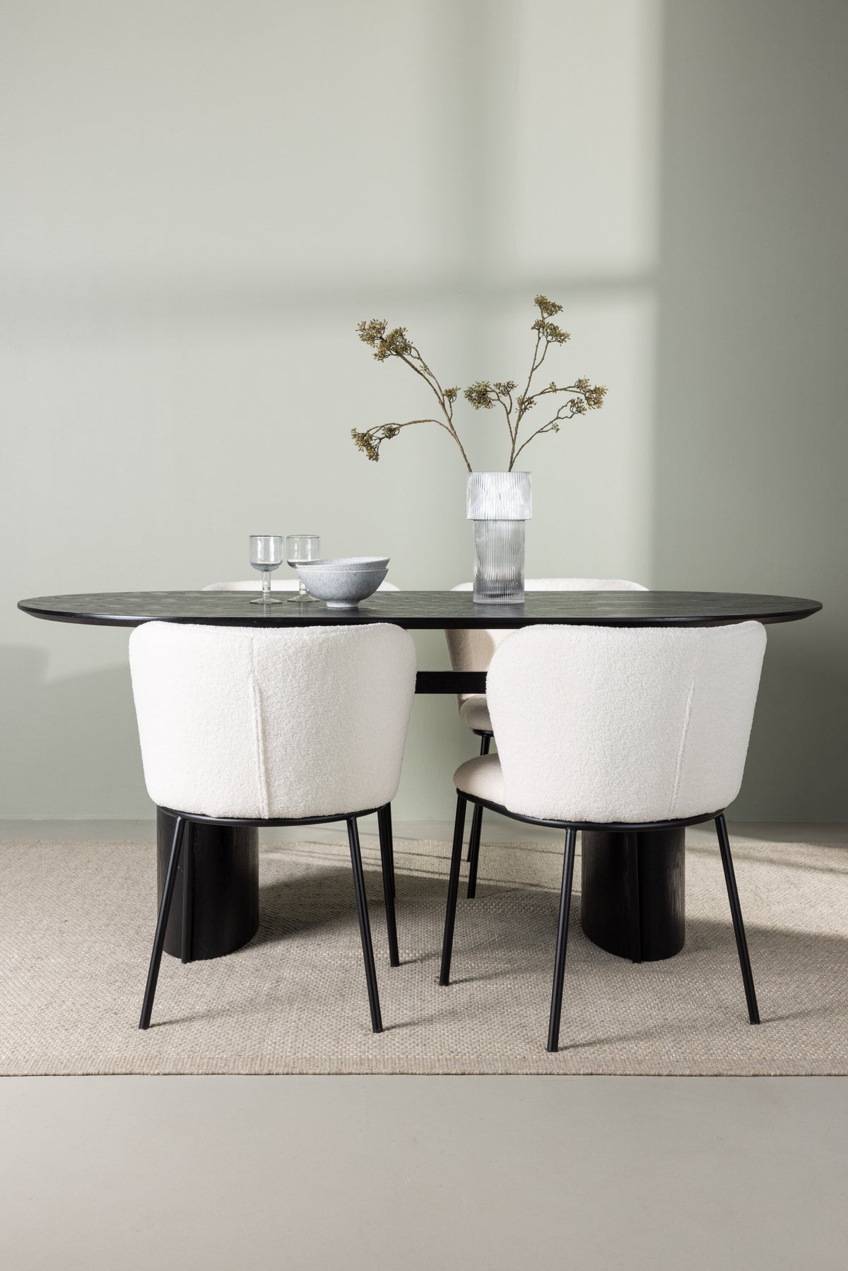 Isolde Esszimmerset + Edina 180cm/4St. in Schwarz-Weiss präsentiert im Onlineshop von KAQTU Design AG. Esszimmerset ist von Venture Home