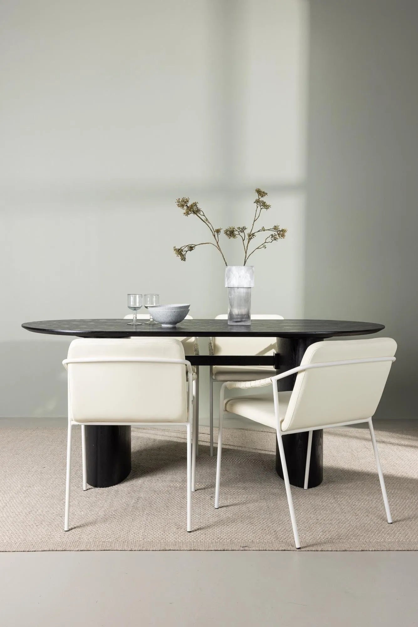 Isolde Esszimmerset: 180cm Tisch & 4 Stühle, modernes Design.