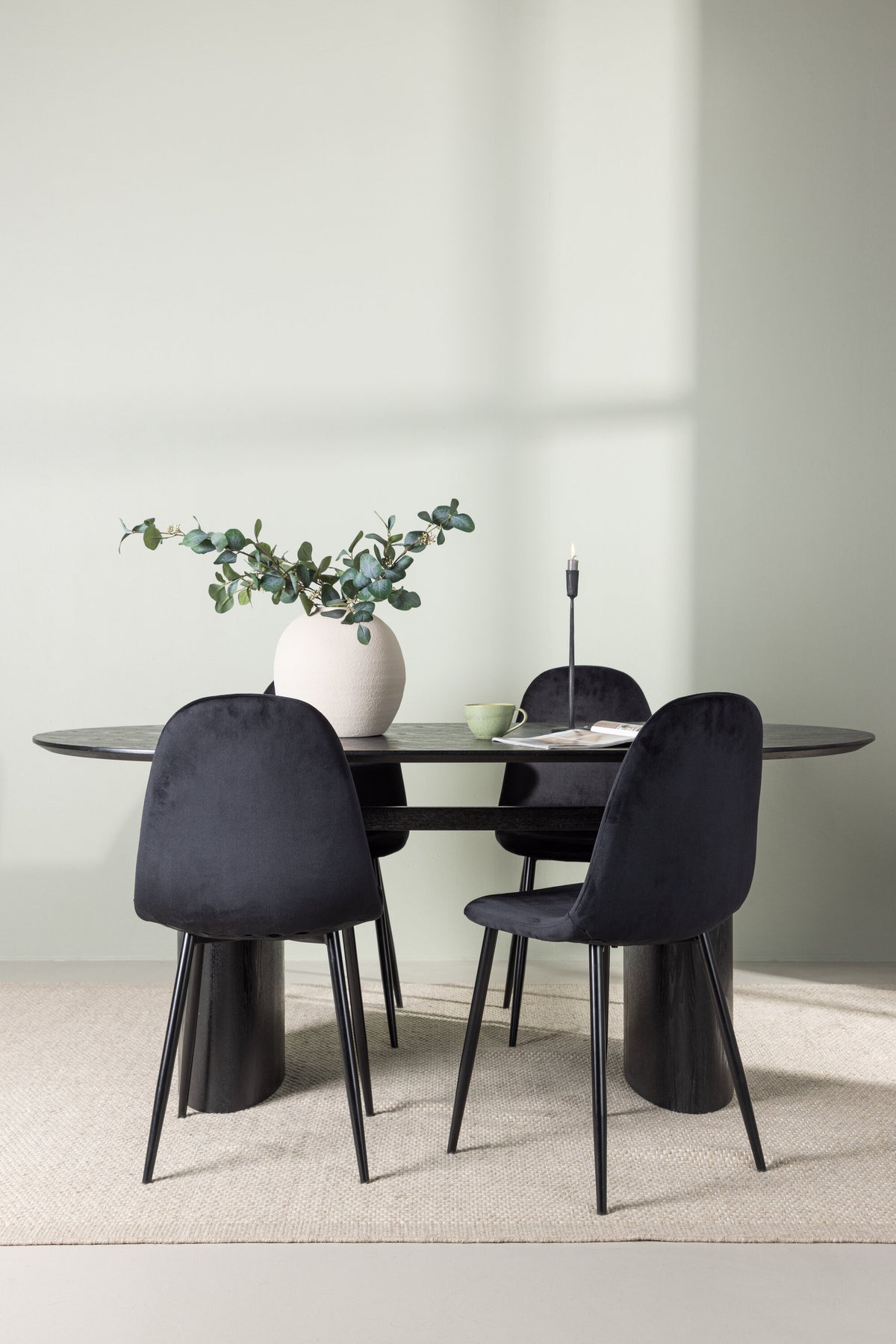 Isolde Esszimmerset + Polar 180cm/4St. in Schwarz präsentiert im Onlineshop von KAQTU Design AG. Esszimmerset ist von Venture Home