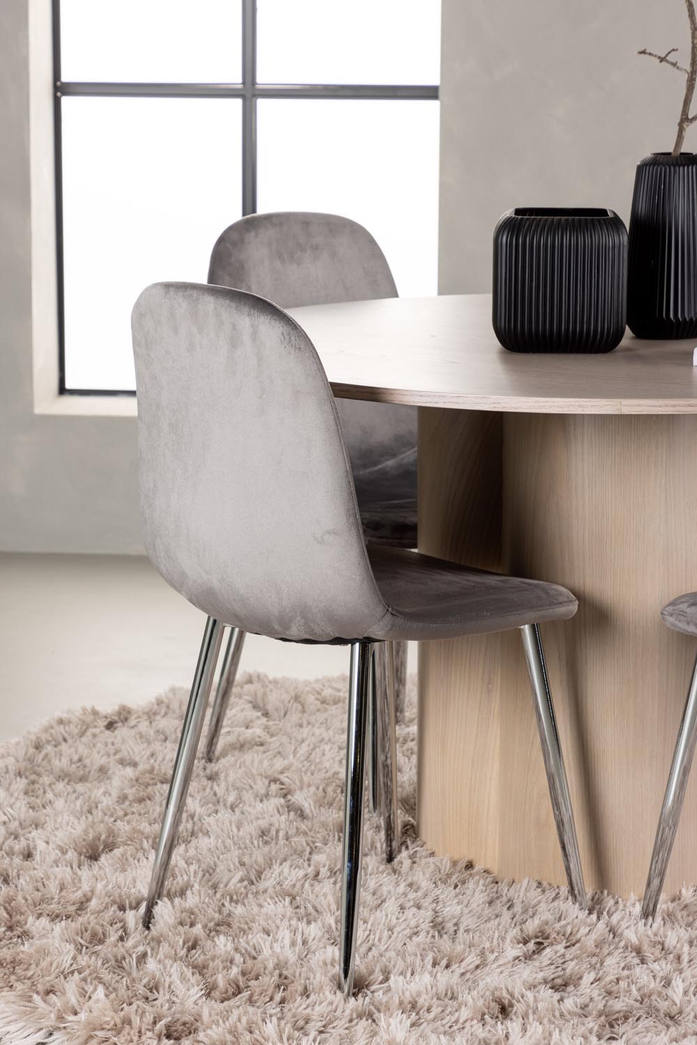 Olivia Esszimmerset + Eva ⌀110cm/4St. in Natur / Hellgrau /  Silber präsentiert im Onlineshop von KAQTU Design AG. Esszimmerset ist von Venture Home