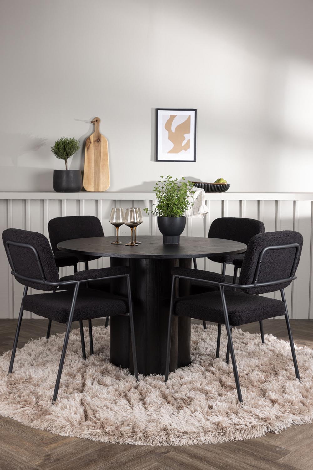 Olivia Esszimmerset + Yesterday ⌀110cm/4St. in Schwarz präsentiert im Onlineshop von KAQTU Design AG. Esszimmerset ist von Venture Home