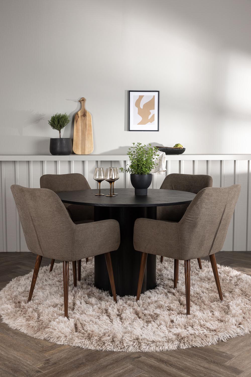 Olivia Esszimmerset + Tomorrow ⌀110cm/4St. in Braun präsentiert im Onlineshop von KAQTU Design AG. Esszimmerset ist von Venture Home