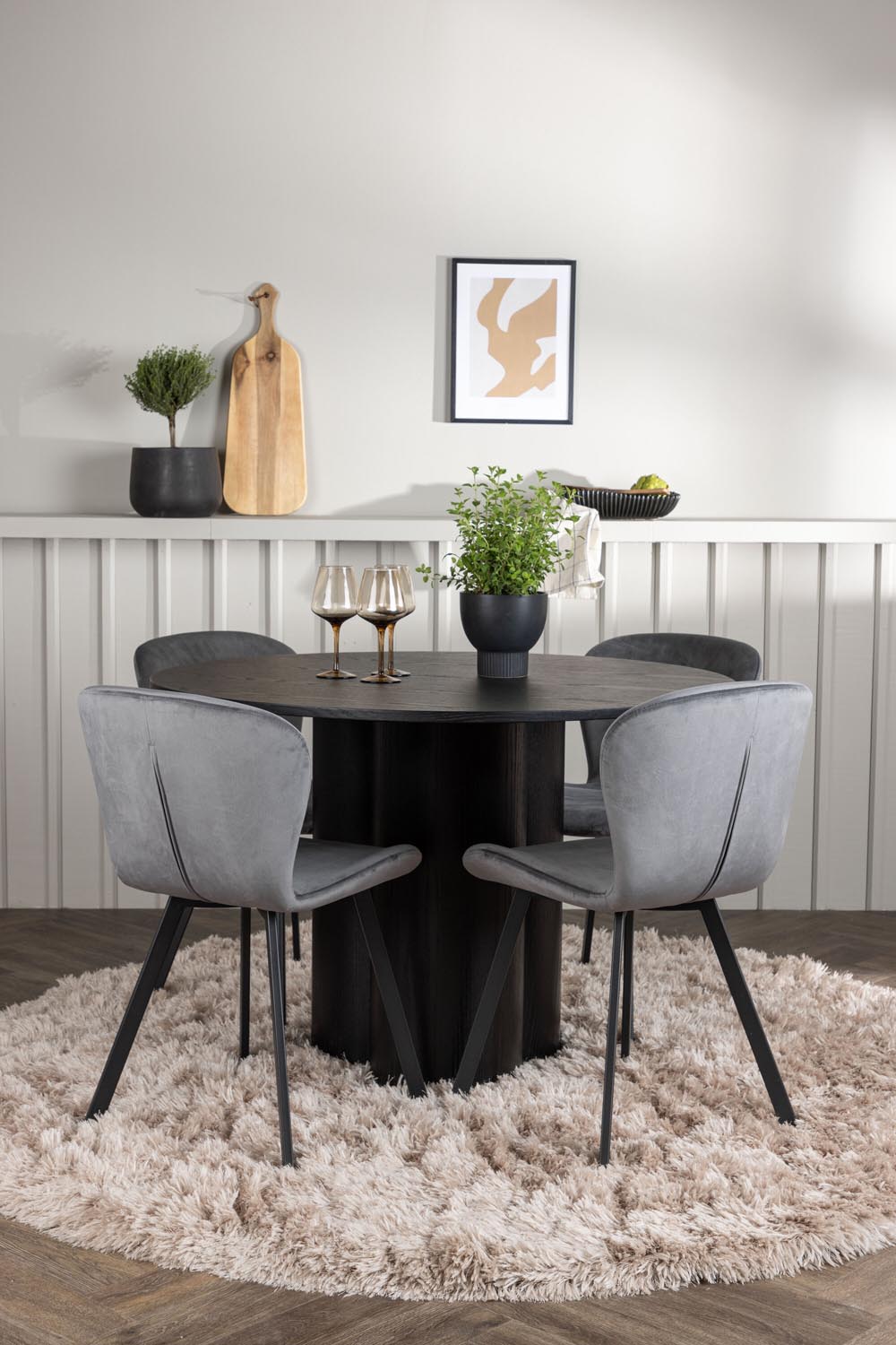 Olivia Esszimmerset + Lilja ⌀110cm/4St. in Schwarzgrau präsentiert im Onlineshop von KAQTU Design AG. Esszimmerset ist von Venture Home