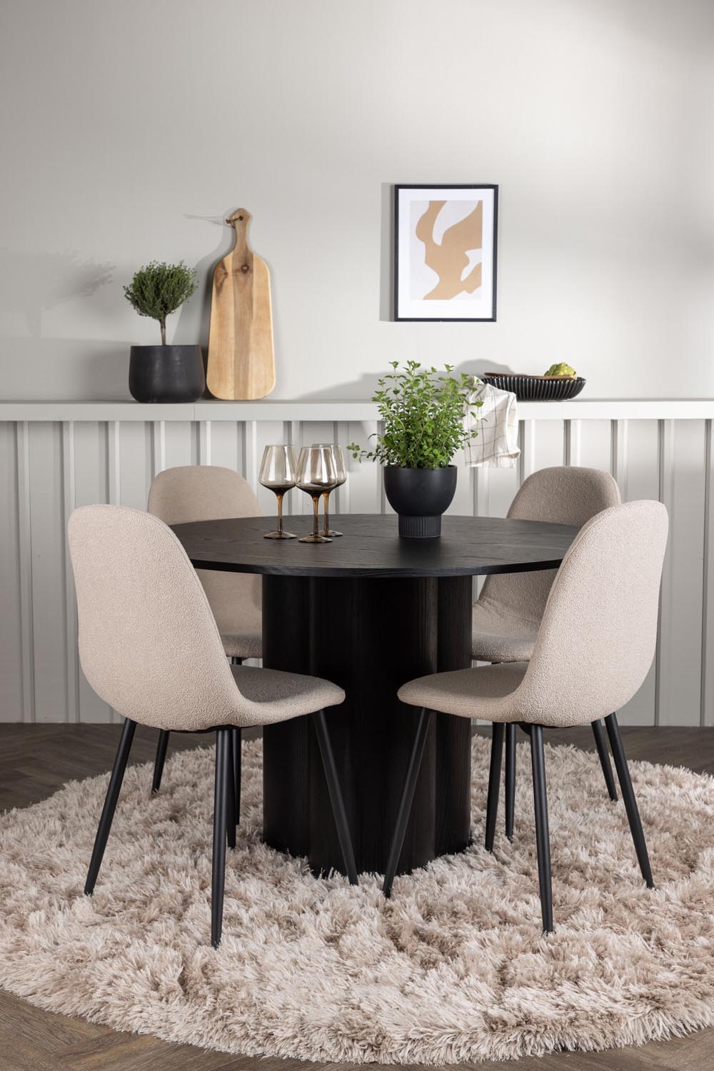Olivia Esszimmerset + Polar ⌀110cm/4St. in Beige / Schwarz präsentiert im Onlineshop von KAQTU Design AG. Esszimmerset ist von Venture Home