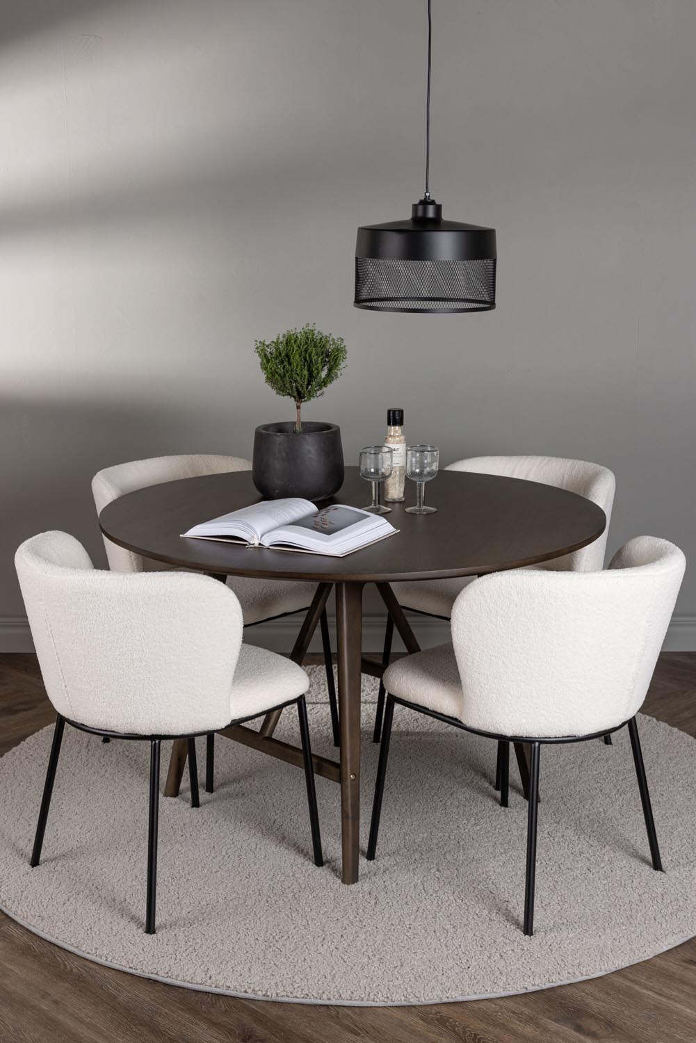 Kaseindon Esszimmerset + Edina ⌀100cm/4St. in Schwarz-Weiss präsentiert im Onlineshop von KAQTU Design AG. Esszimmerset ist von Venture Home