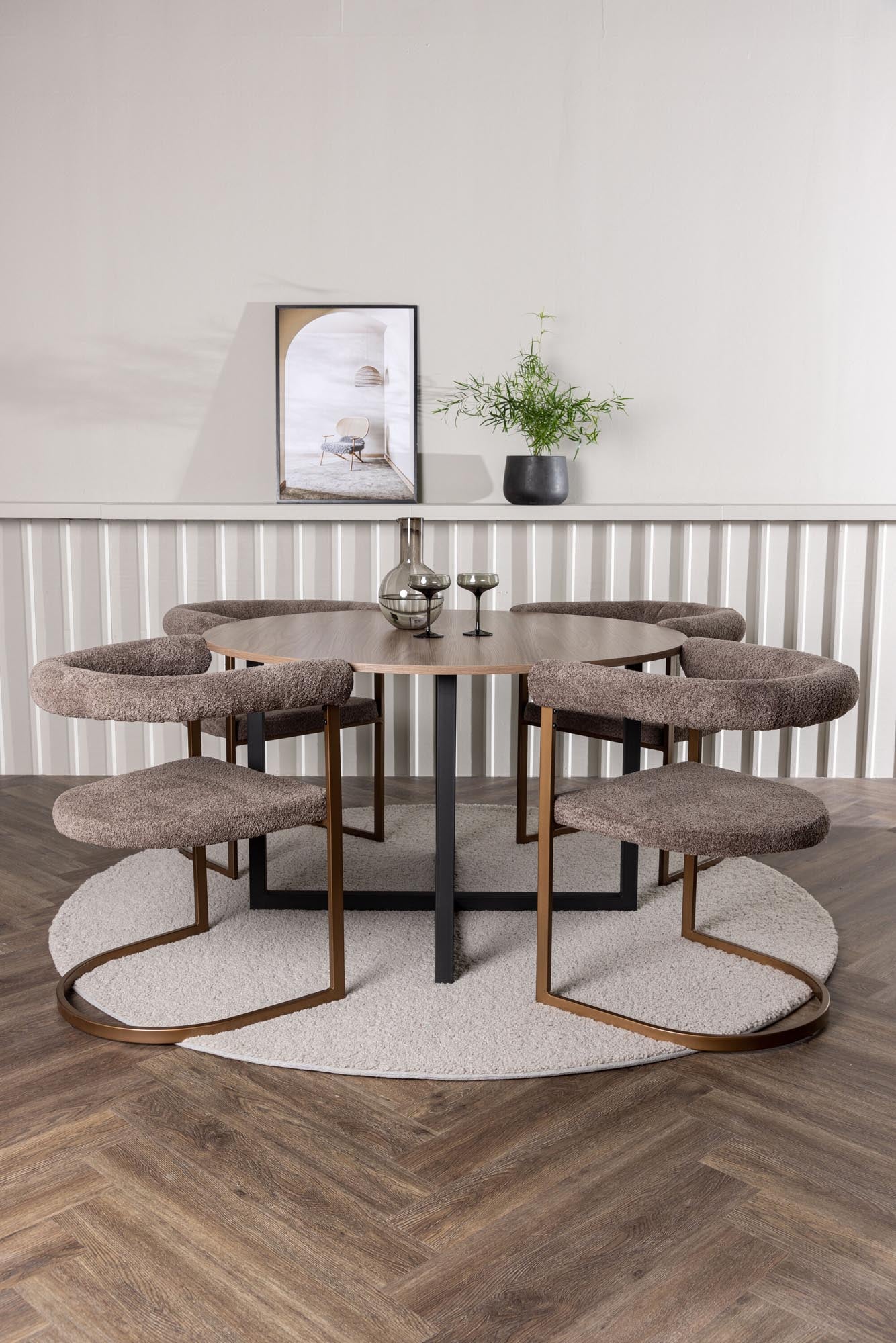 Erleben Sie das Durango Esszimmerset + Morning von Venture Home: runder Esstisch mit 120 cm Durchmesser, 4 elegante Stühle, perfekte Kombination aus Stil und Funktionalität.