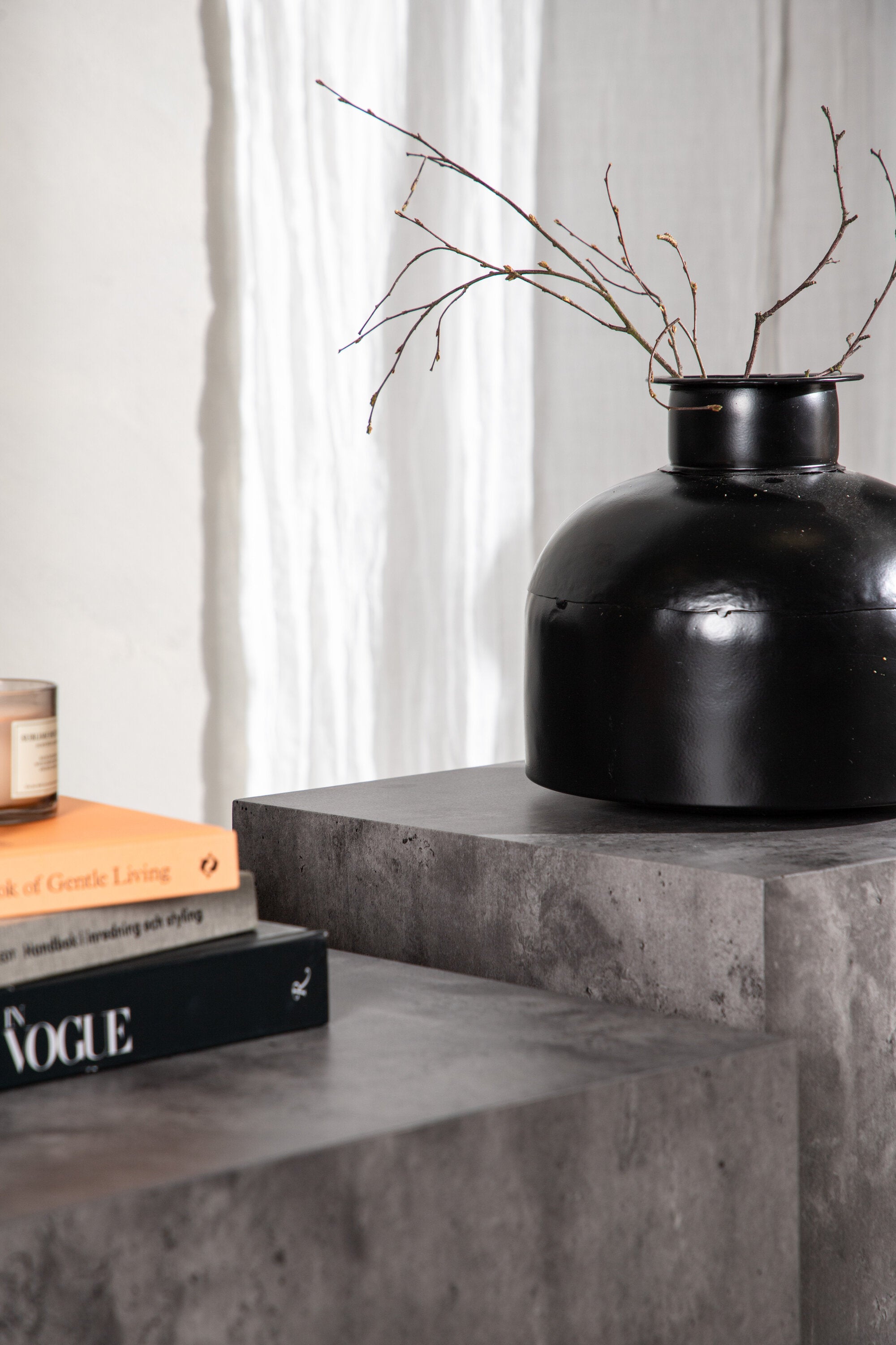 York Coffee Tisch High in Grau präsentiert im Onlineshop von KAQTU Design AG. Beistelltisch ist von Venture Home
