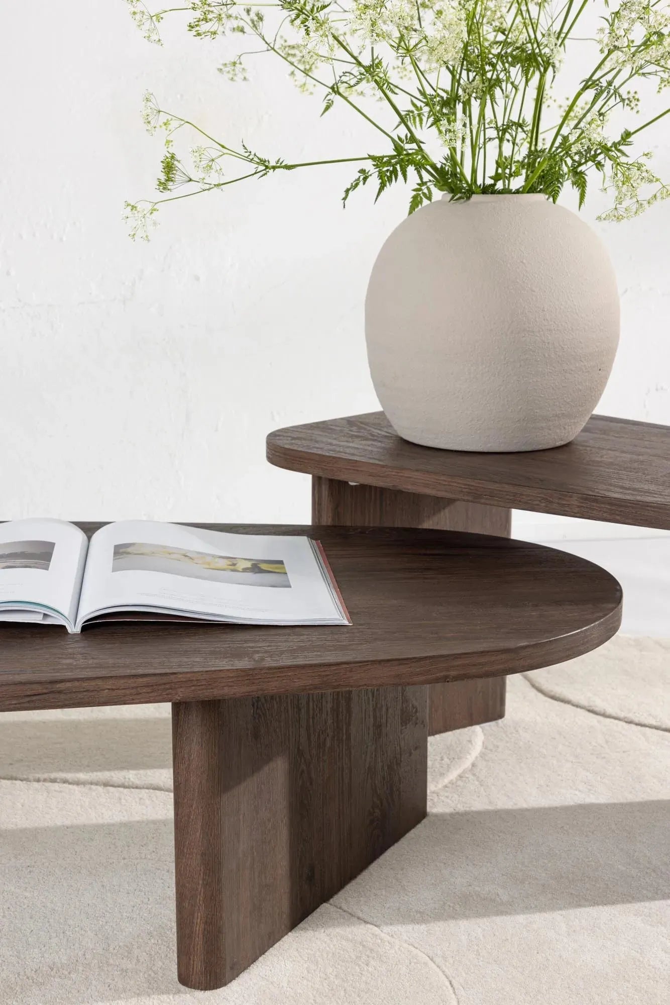 Eleganter Grönvik Sofatisch von Venture Home, modernes Design, langlebige Materialien, perfekt für stilvolle Wohnräume.