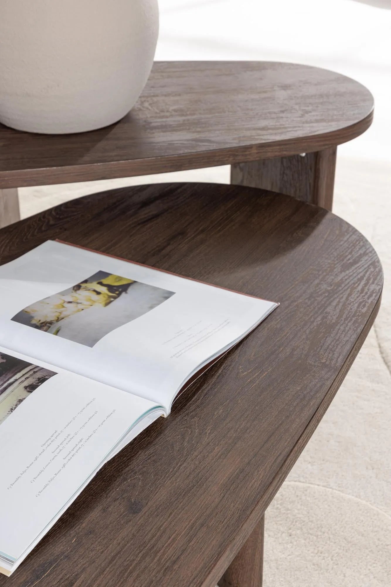 Eleganter Grönvik Sofatisch von Venture Home, modernes Design, hochwertige Materialien, perfekt für stilvolle Wohnräume.