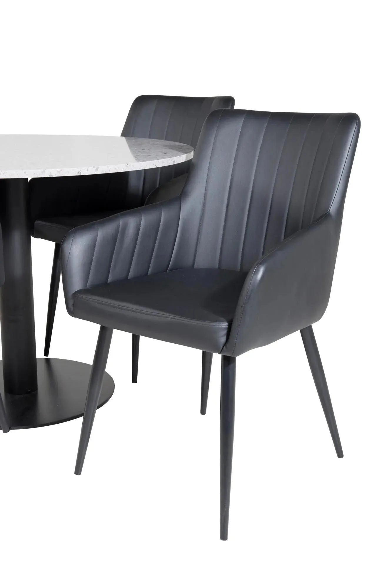 Elegantes Esszimmer Set Razzia mit bequemen Stühlen von Venture Home.