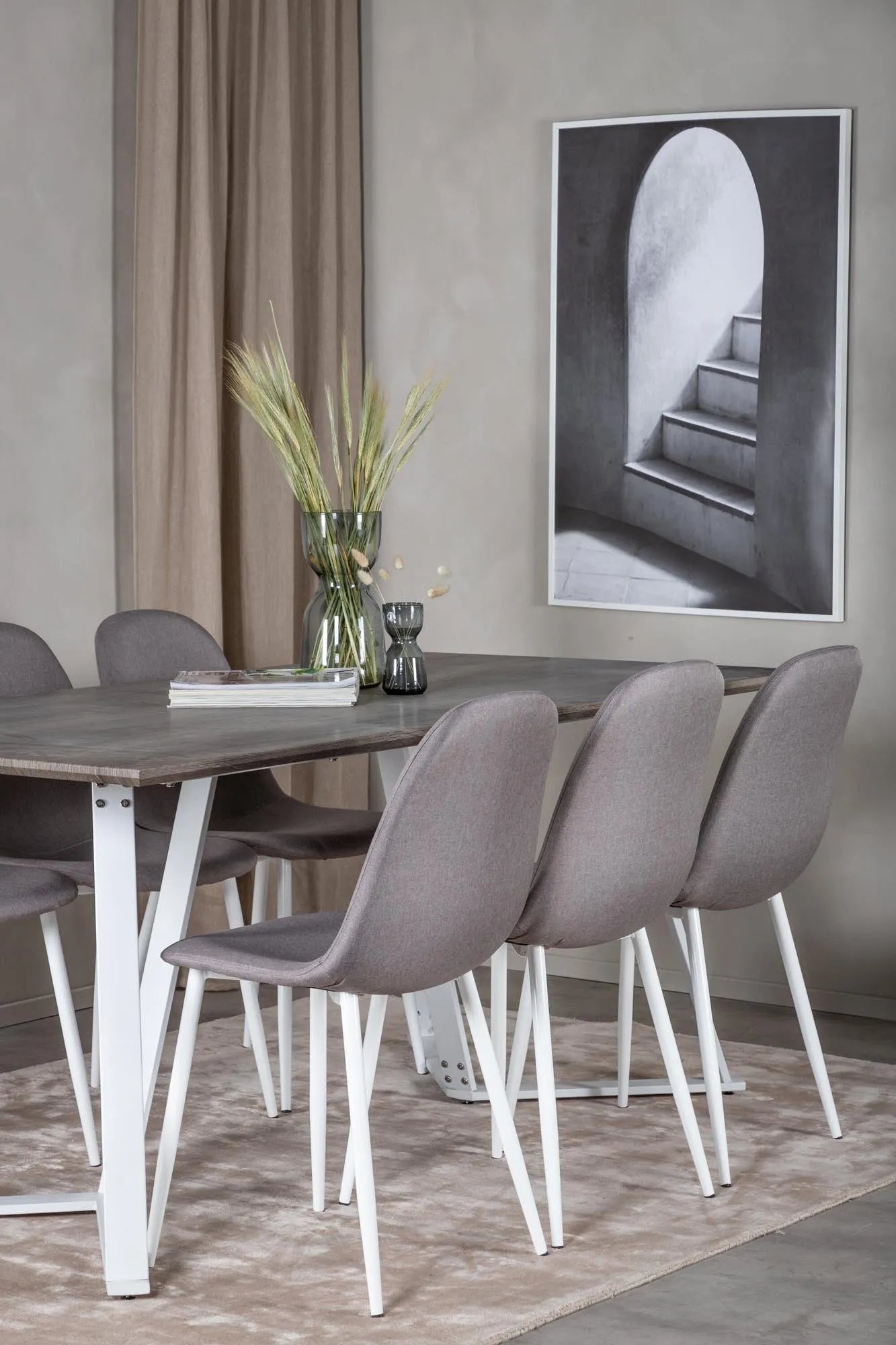 Esszimmer Set Marina mit Polar Stühlen für stilvolle Mahlzeiten.