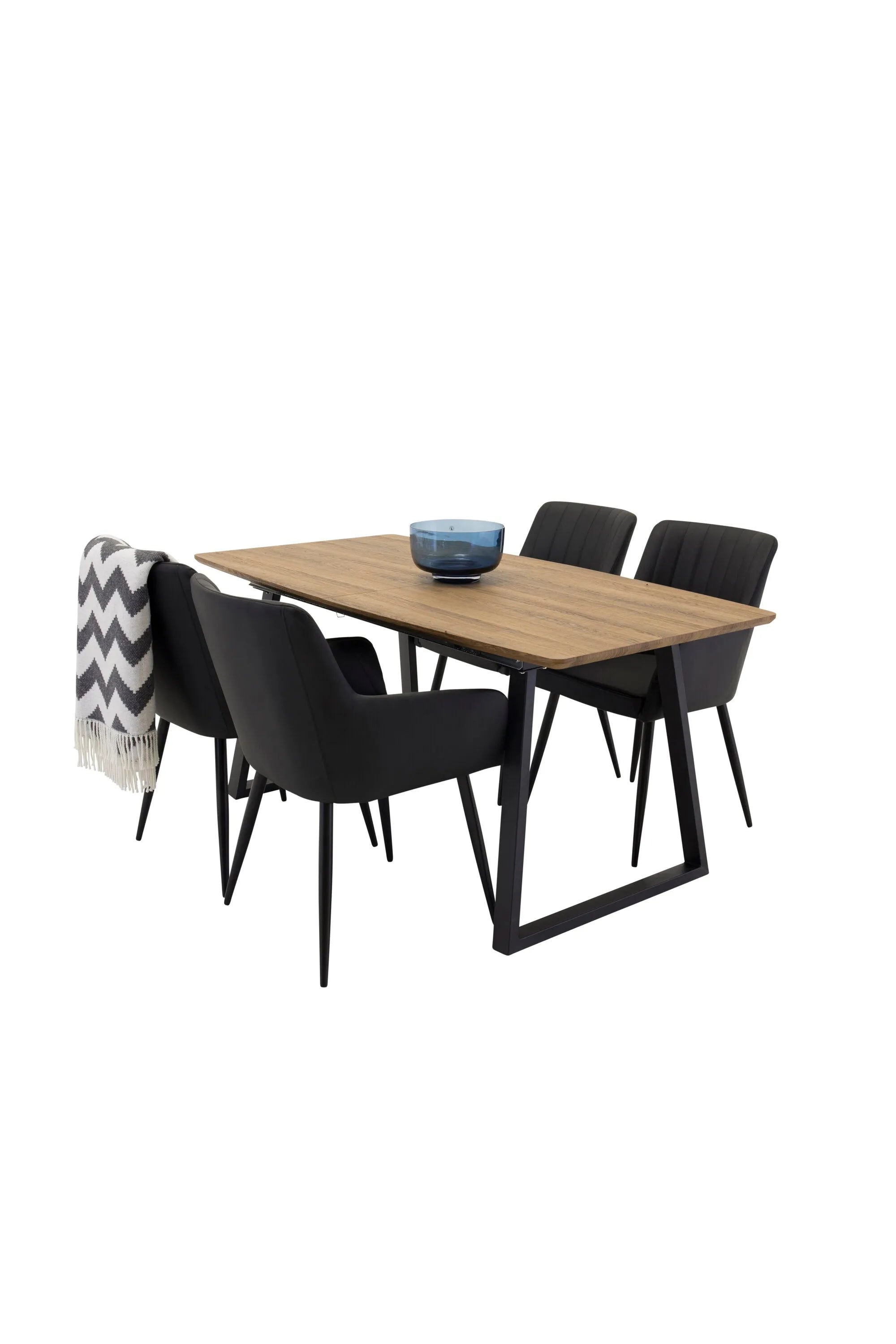 Stilvolles Inca Esszimmer Set mit komfortablen Stühlen von Venture Home.