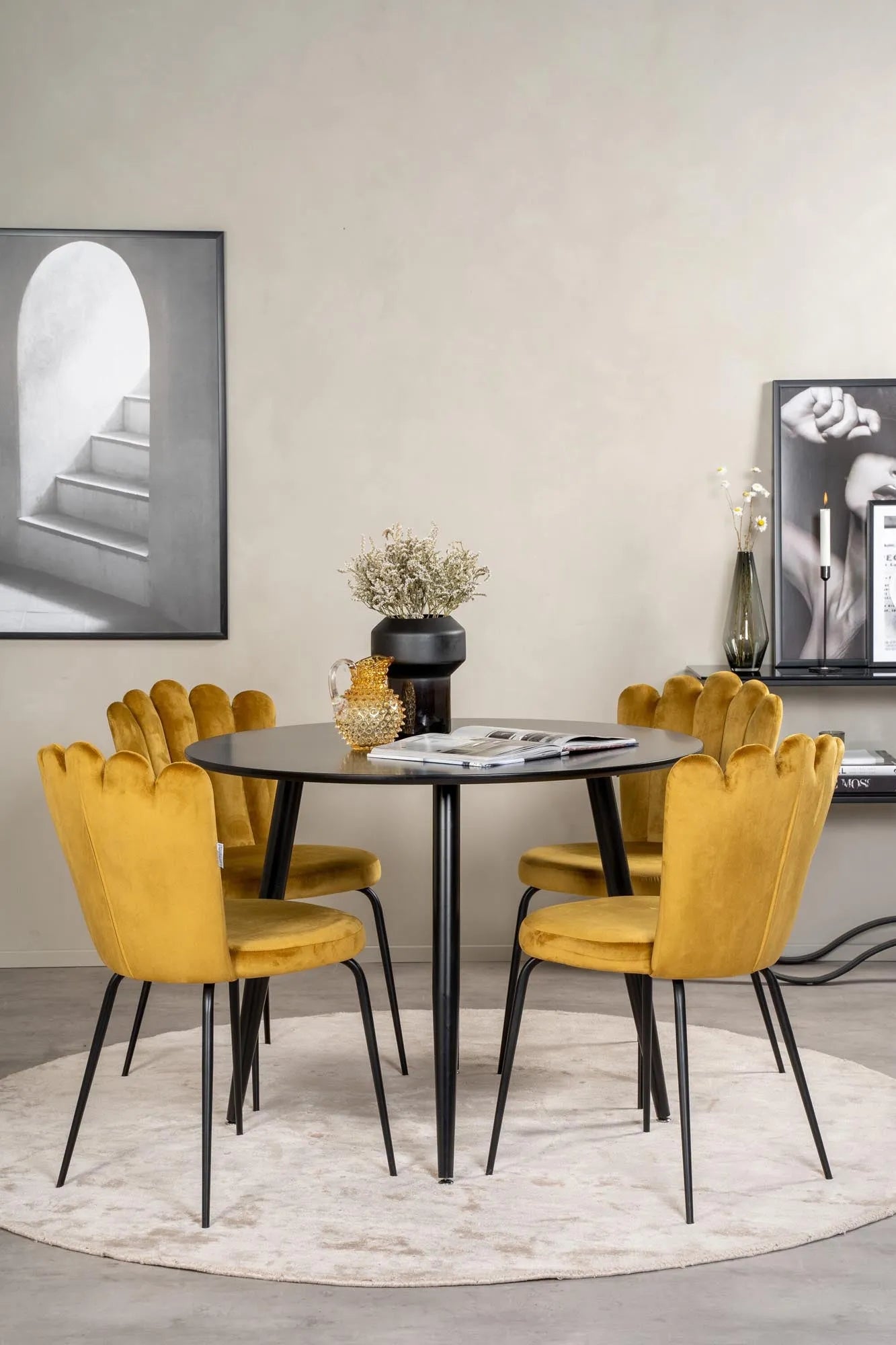 Modernes Esszimmer Set Plaza mit Limhamn Stühlen von Venture Home.