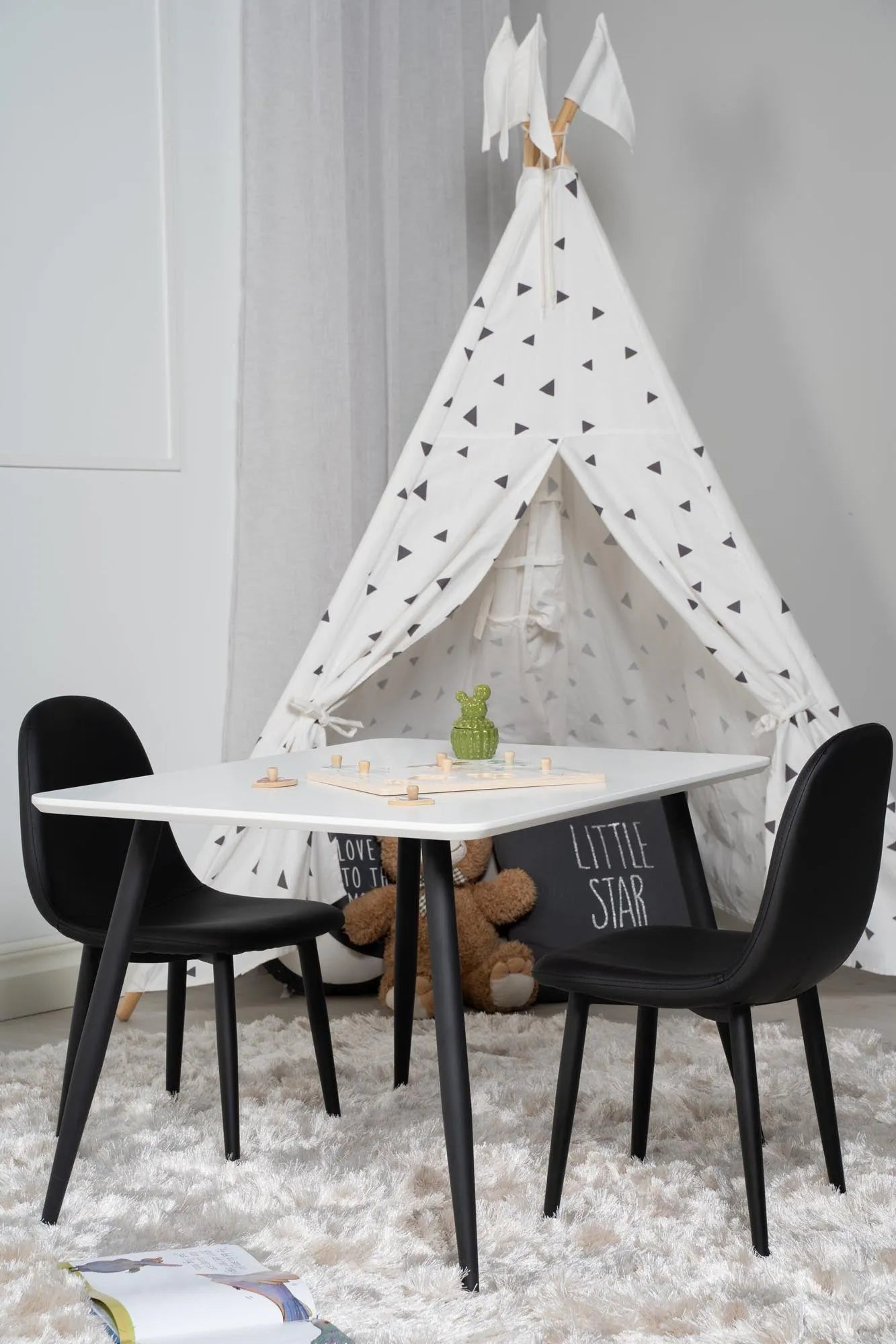 Esszimmer Set Polar: Skandinavisches Design trifft auf Funktionalität.