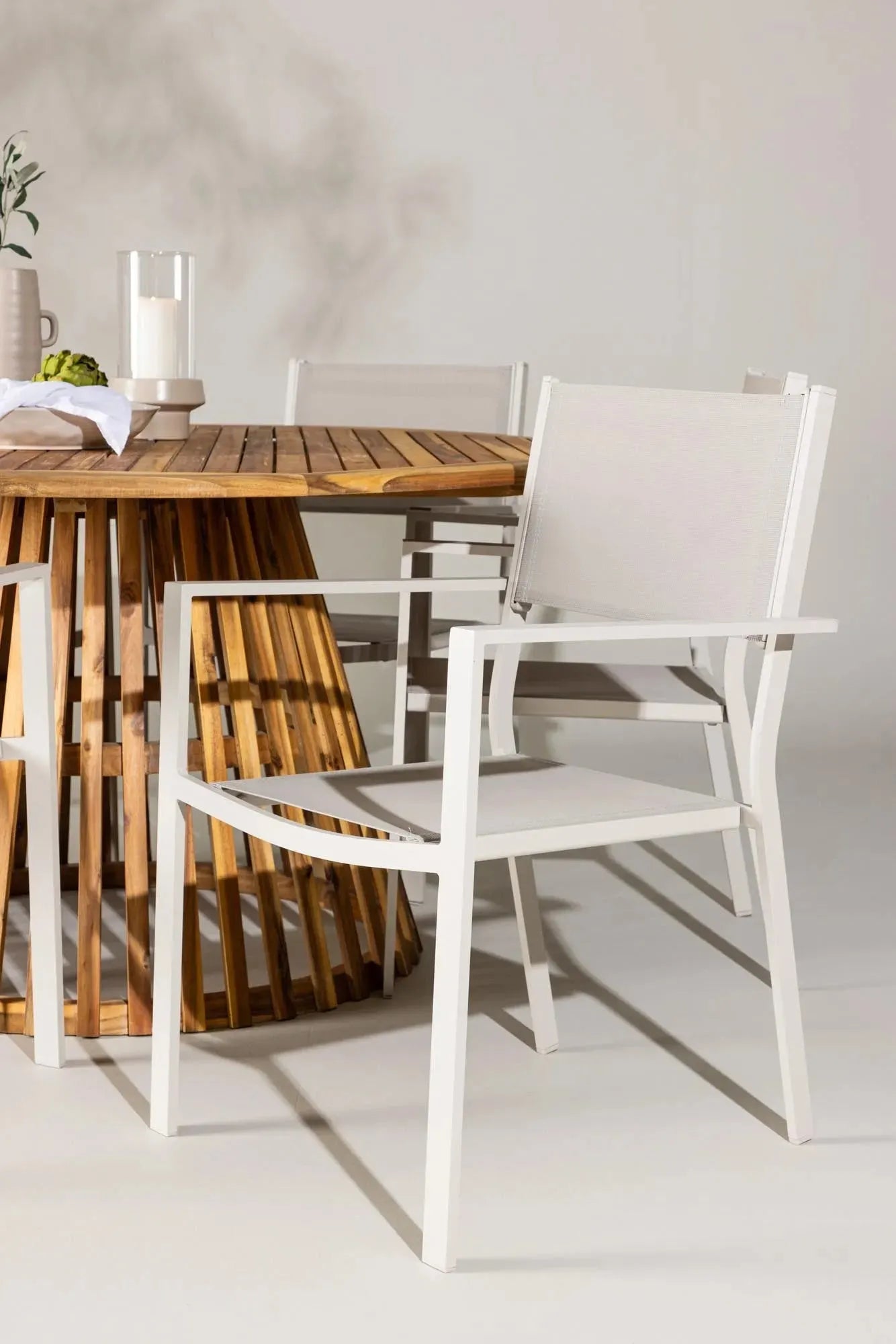 Stilvolles Tucumán Esszimmer-Set mit 6 Copacabana Stühlen.