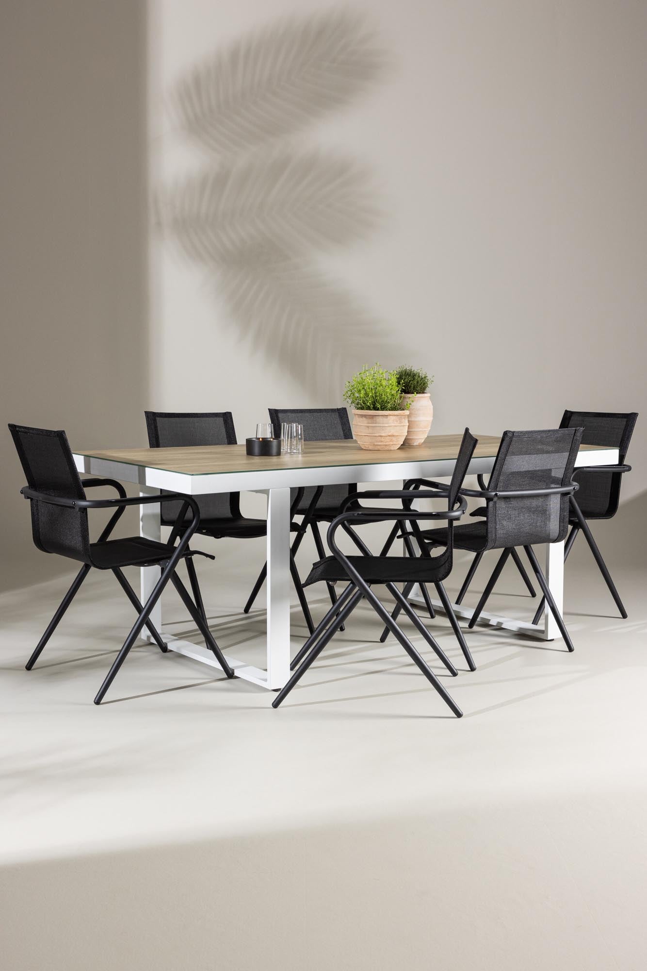 Stilvolles Merlo Gartentisch-Set mit Alina-Stühlen von Venture Home, perfekt für entspannte Stunden im Garten.
