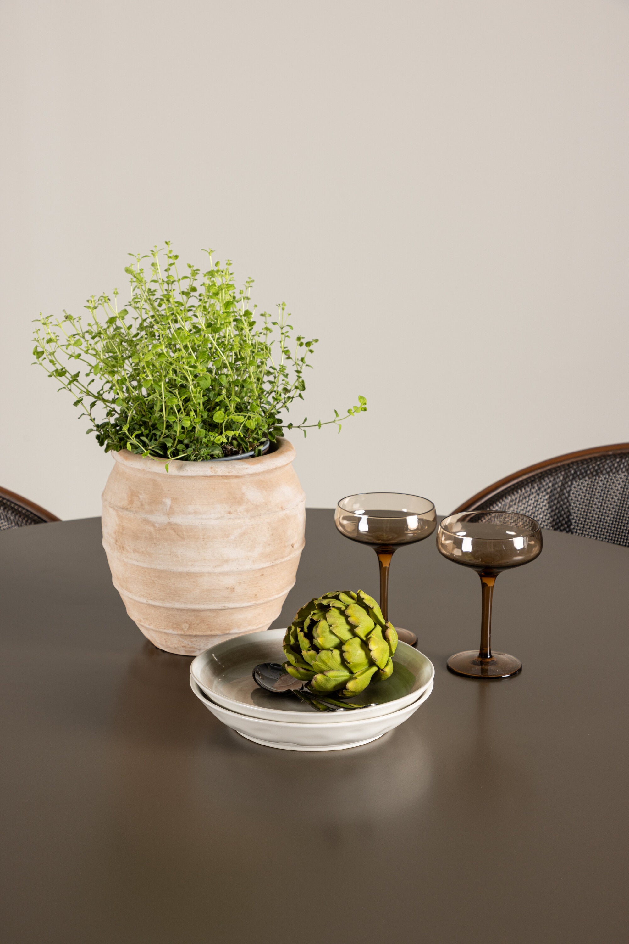 Santa Fe Gartentisch Set rund in Braun/Schwarz/Braun präsentiert im Onlineshop von KAQTU Design AG. Gartentischset ist von Venture Home