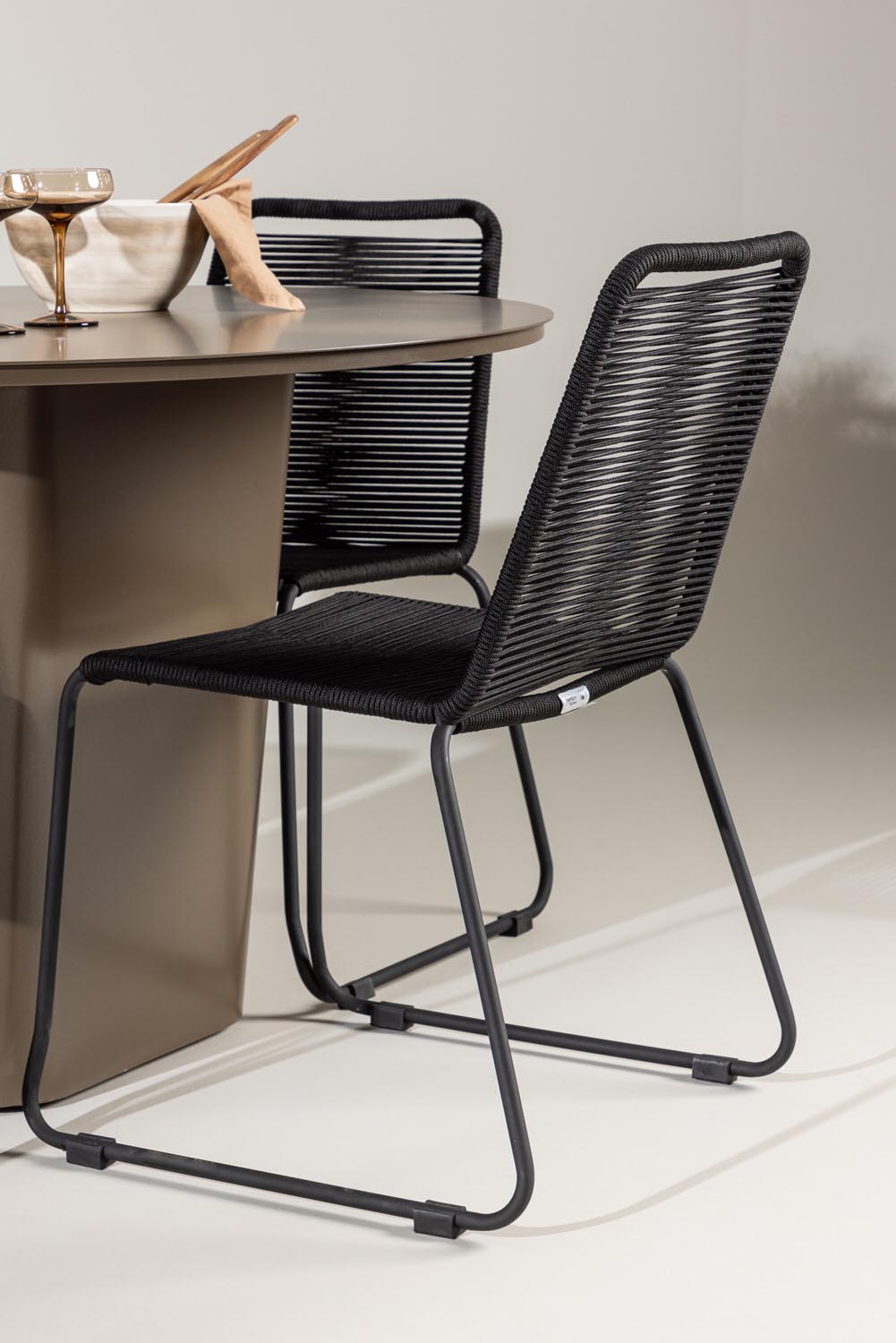 Santa Fe Gartentisch Set Lindos stapelbar in Braun schwarz präsentiert im Onlineshop von KAQTU Design AG. Gartentischset ist von Venture Home