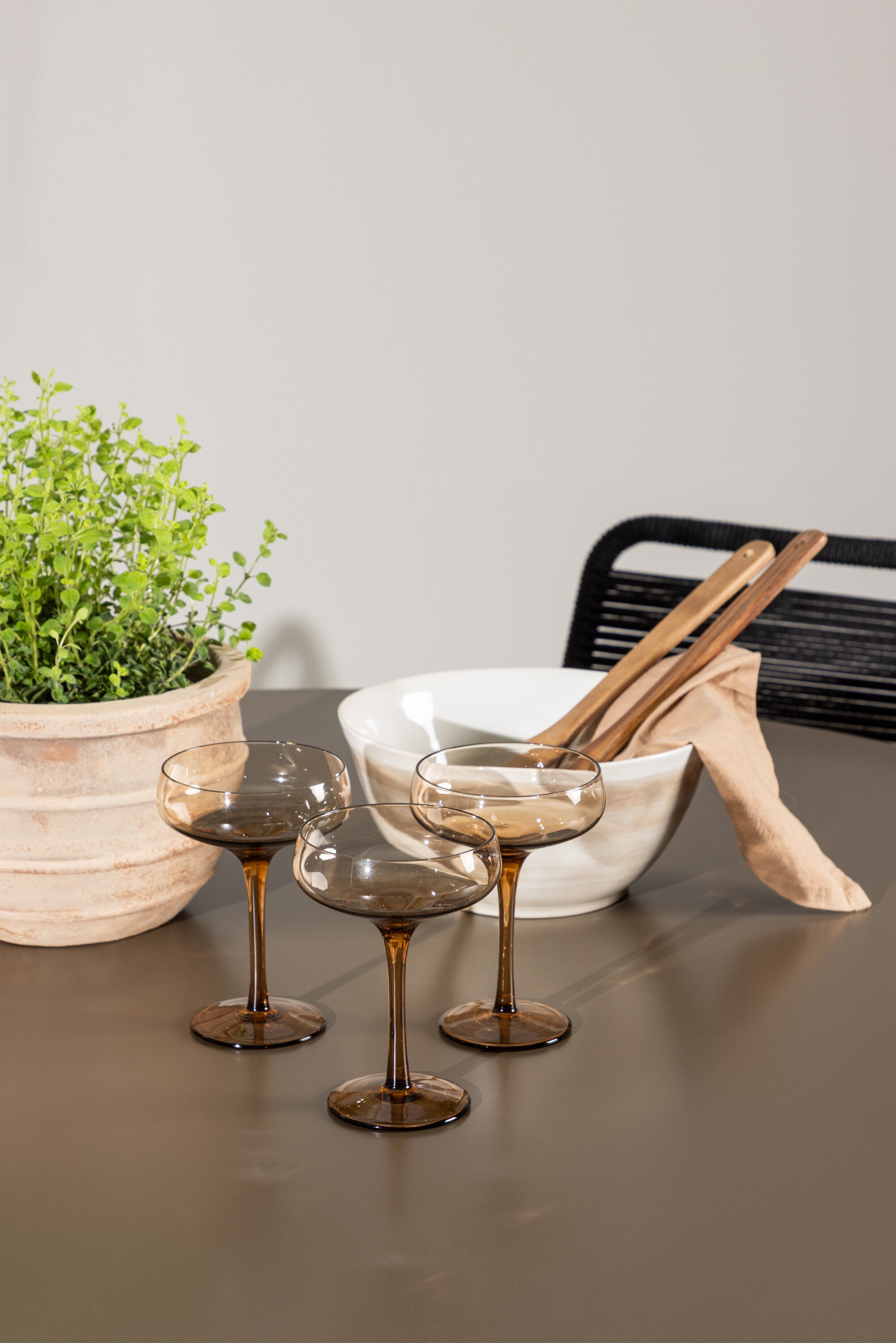 Santa Fe Gartentisch Set Lindos stapelbar in Braun schwarz präsentiert im Onlineshop von KAQTU Design AG. Gartentischset ist von Venture Home