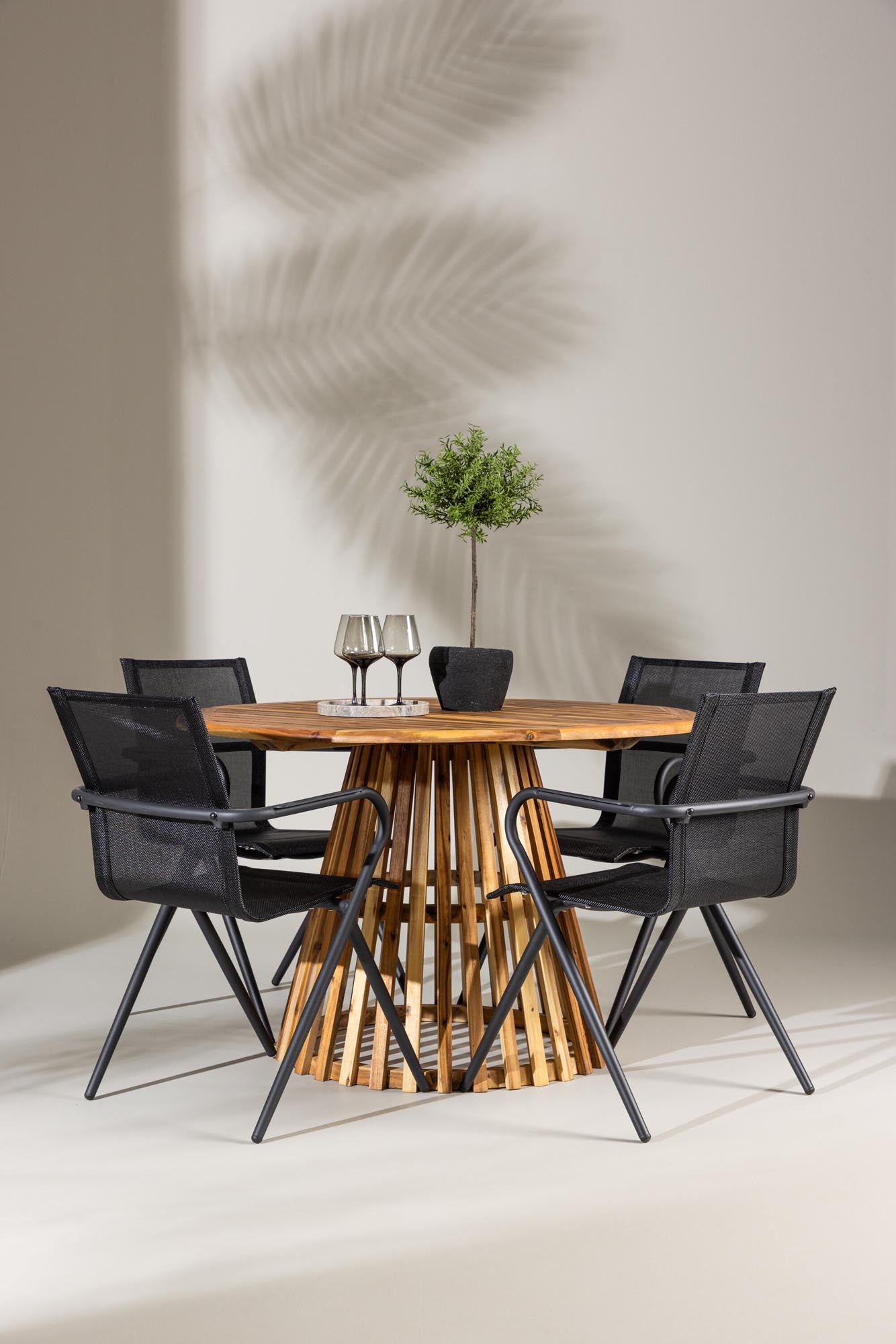 Lumpur round garden table set + Alina
