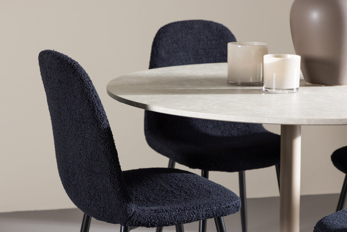 Lycke Esstisch mit Polar Stühlen in Schwarz präsentiert im Onlineshop von KAQTU Design AG. Esszimmerset ist von Venture Home