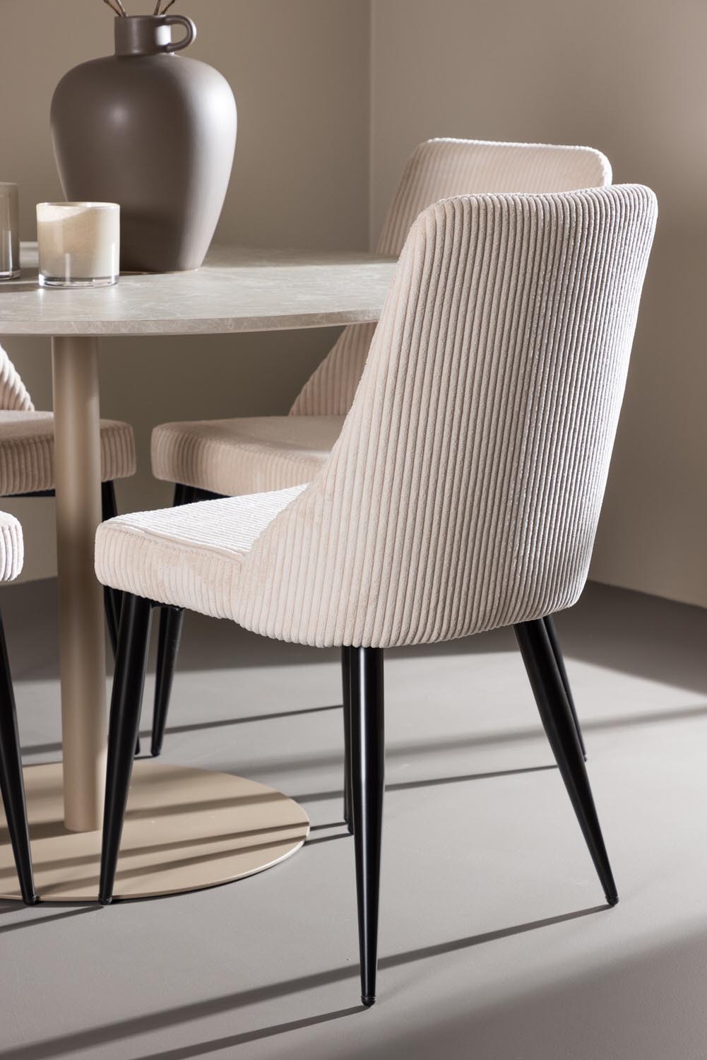 Lycke Esstisch mit Leone Stühlen in  präsentiert im Onlineshop von KAQTU Design AG. Bartischset ist von Venture Home
