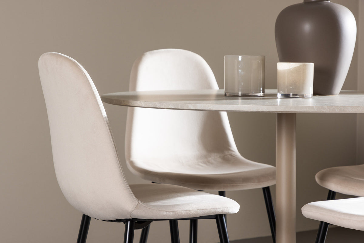 Lycke Esstisch mit Polar Stühlen in Beige präsentiert im Onlineshop von KAQTU Design AG. Esszimmerset ist von Venture Home