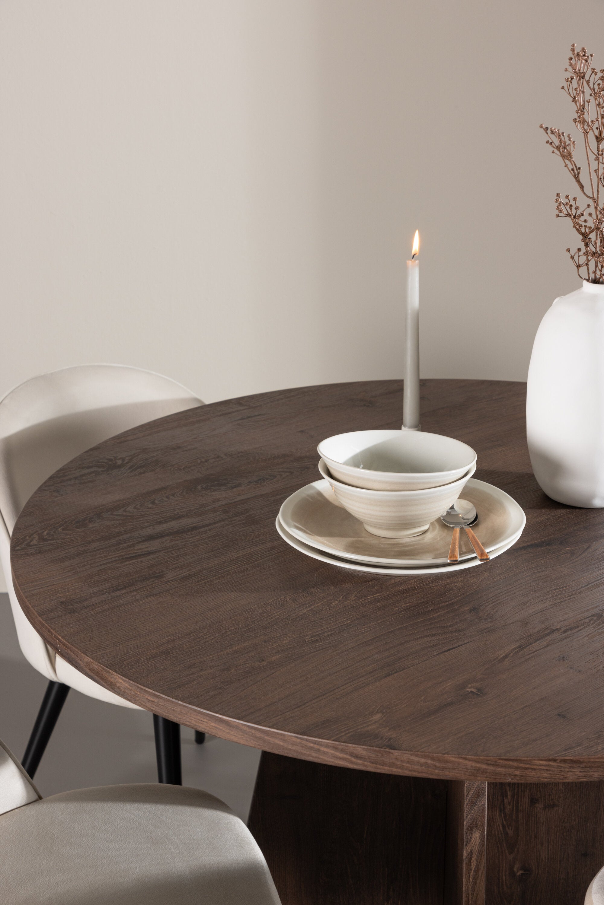 Bootcut Esszimmertisch mit Velvet Stühlen in  präsentiert im Onlineshop von KAQTU Design AG. Bartischset ist von Venture Home