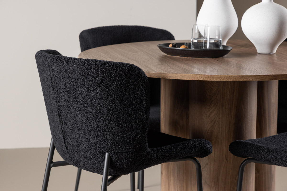 Olivia Esstisch mit Modesto Stühlen in Schwarz präsentiert im Onlineshop von KAQTU Design AG. Esszimmerset ist von Venture Home