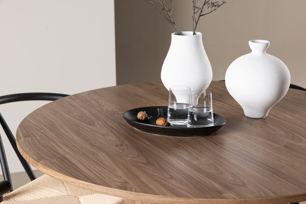 Olivia Esstisch mit Stühlen Alfons in Schwarz präsentiert im Onlineshop von KAQTU Design AG. Esszimmerset ist von Venture Home